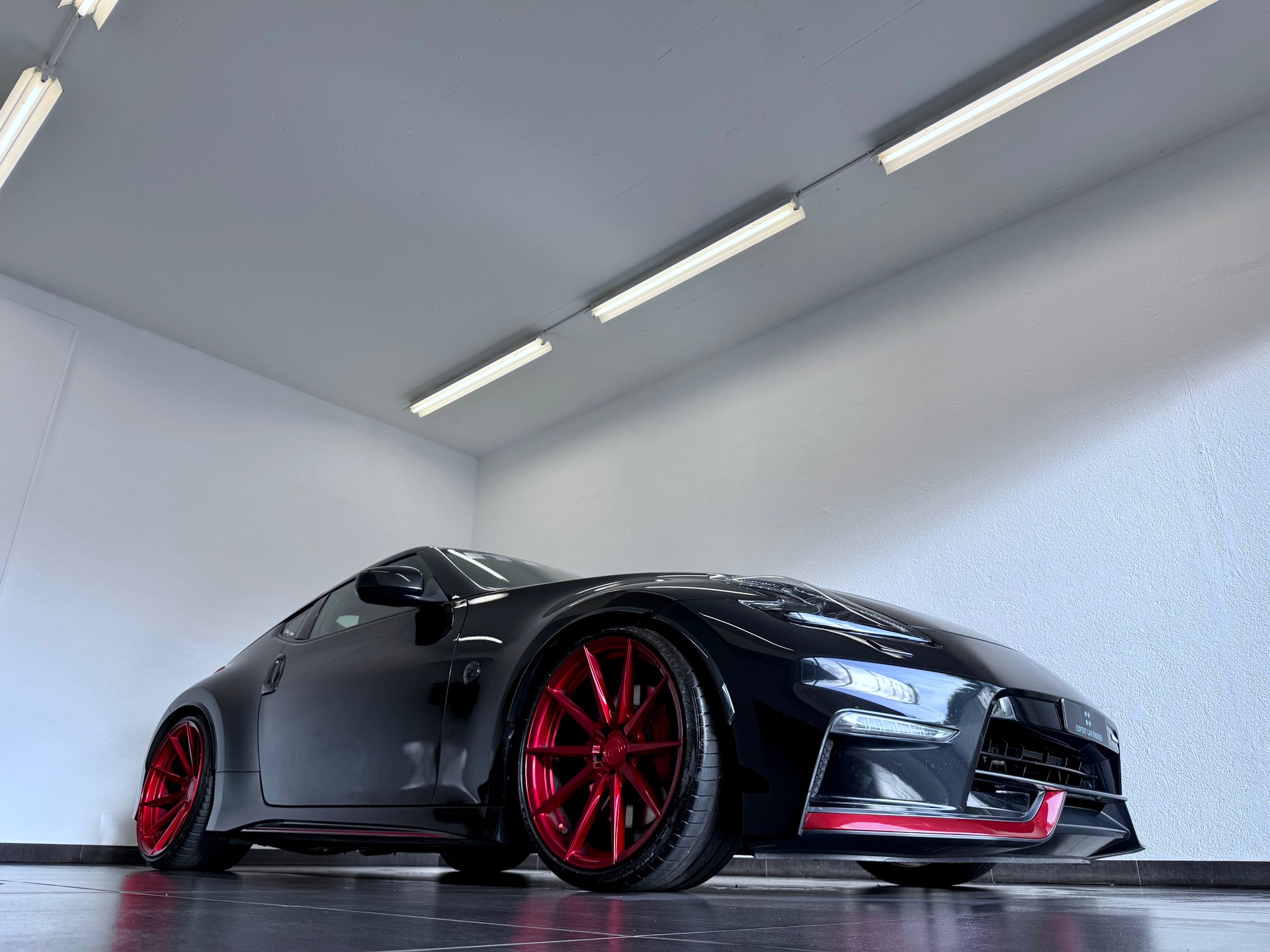 NISSAN 370 Z nismo V2-image-2