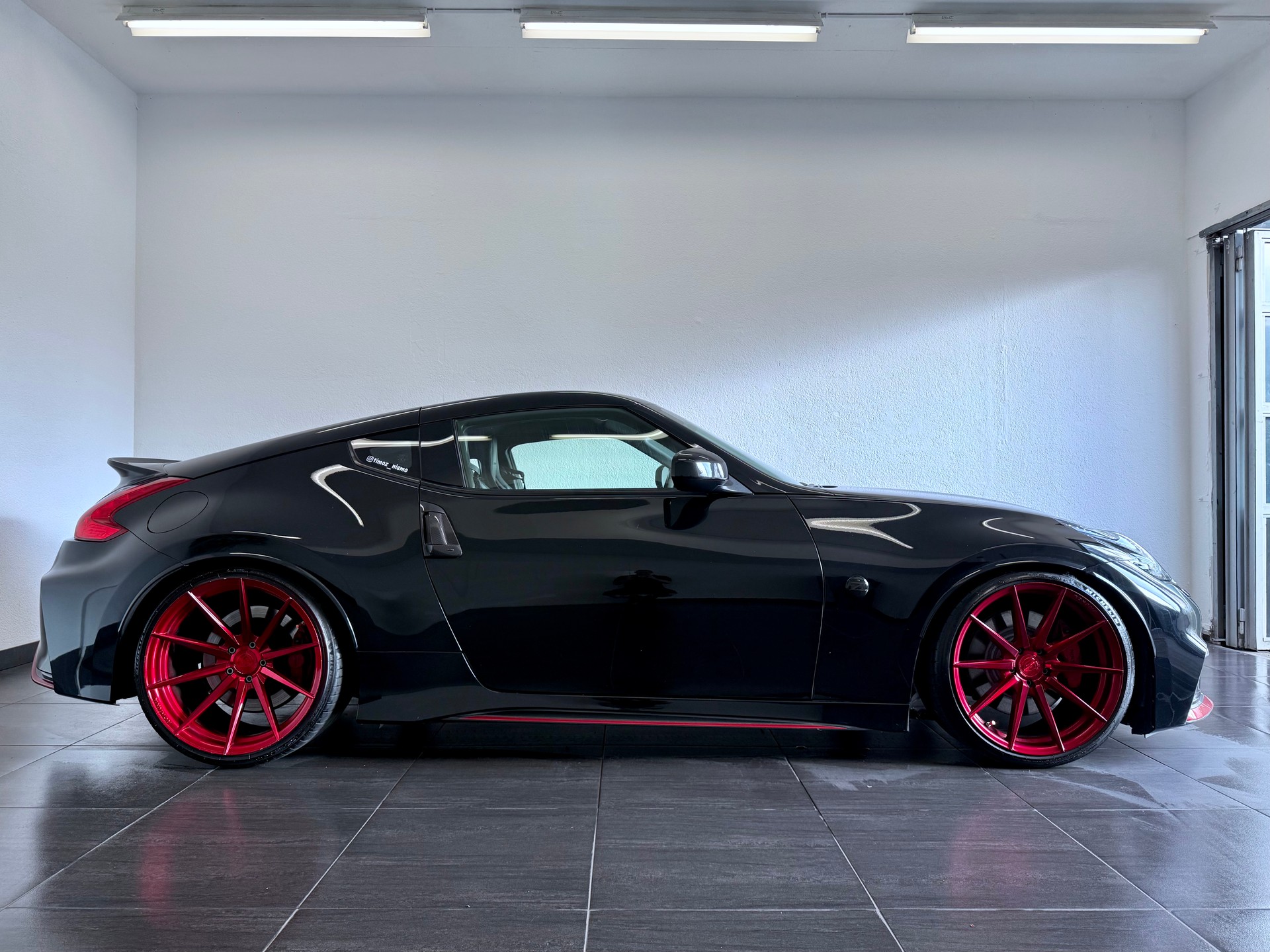 NISSAN 370 Z nismo V2-image-3