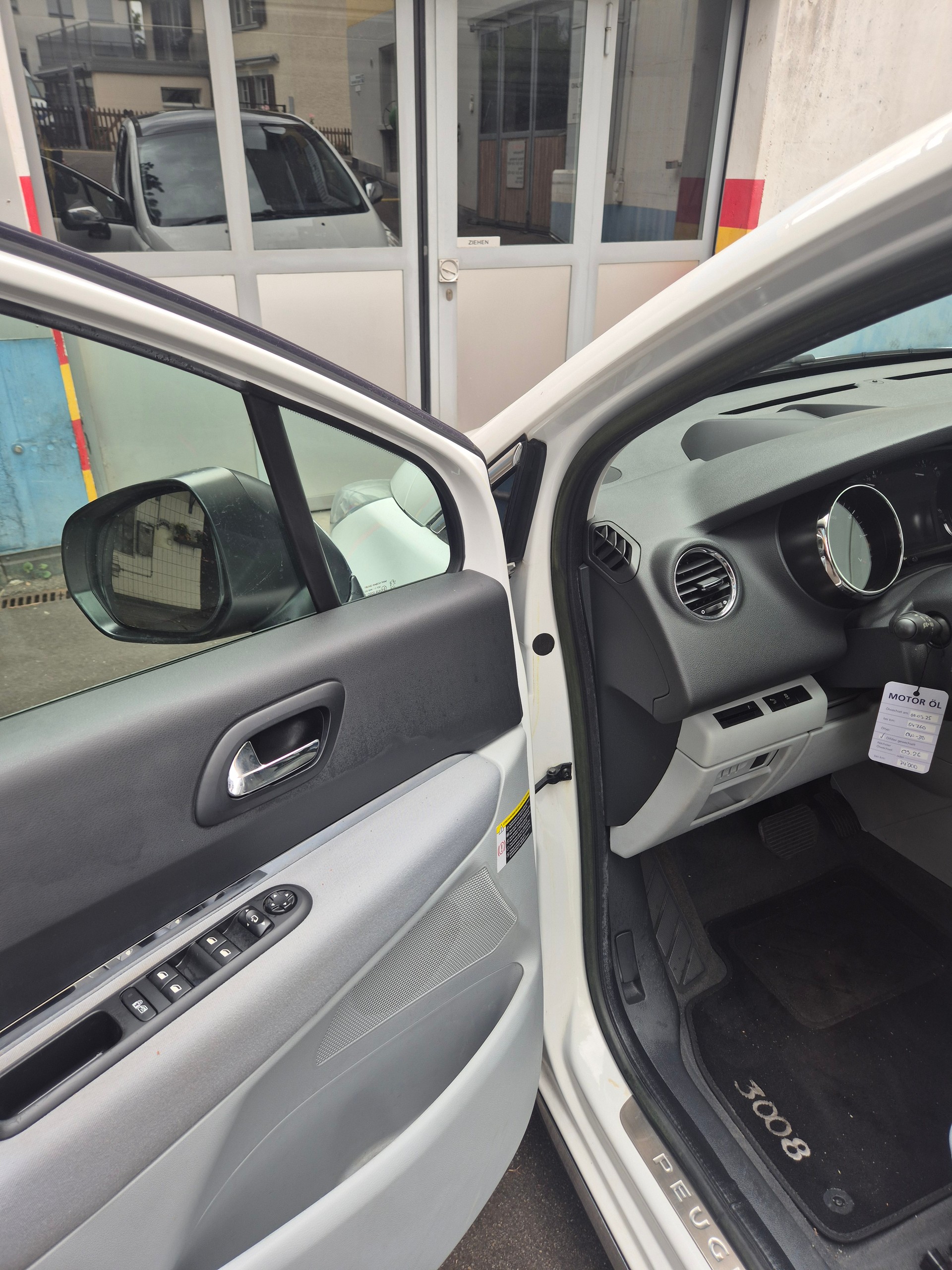 PEUGEOT 3008-image-2