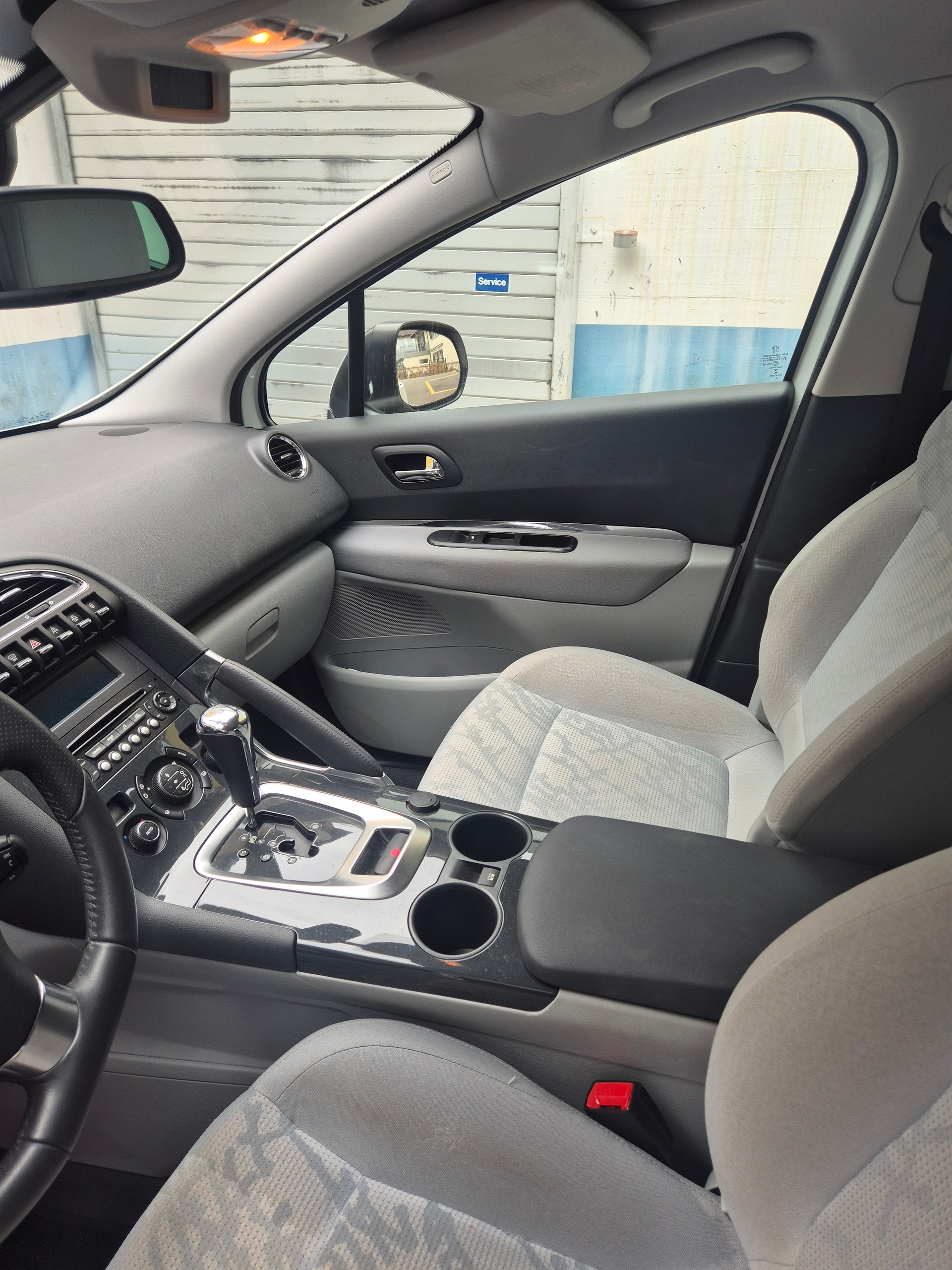 PEUGEOT 3008-image-1