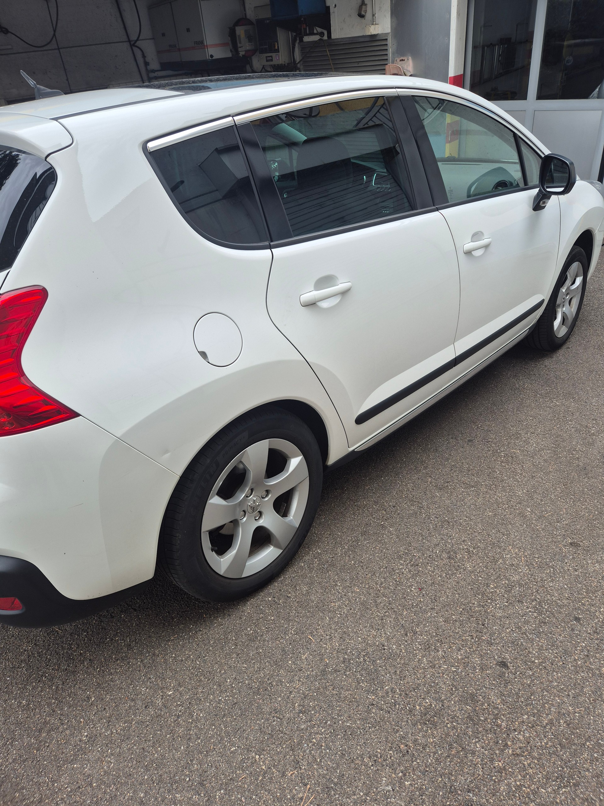PEUGEOT 3008-image-6