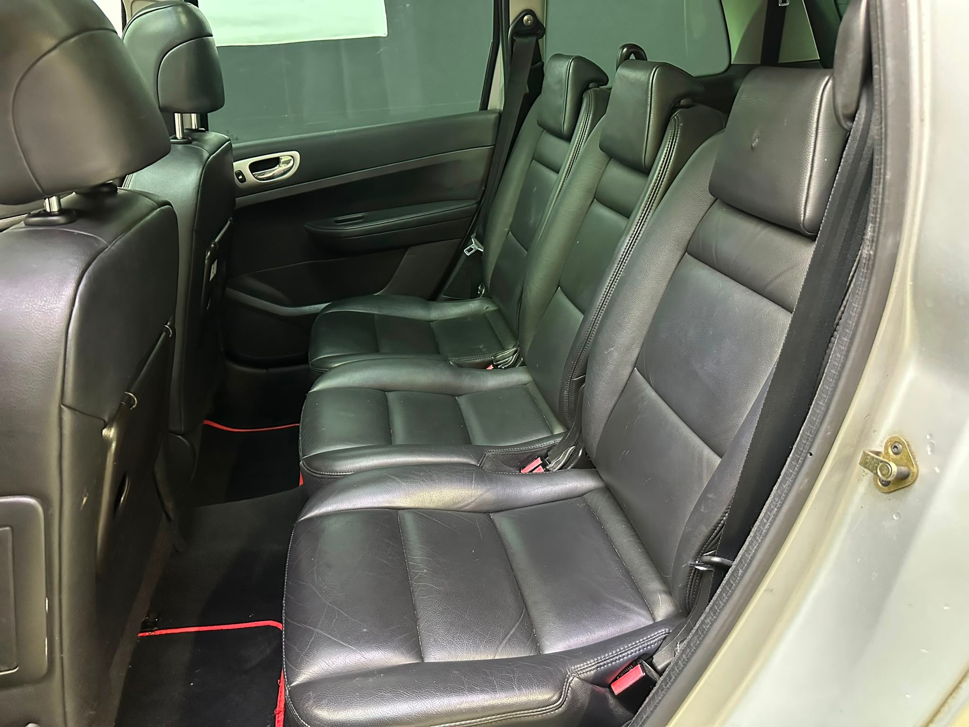 PEUGEOT 307 SW 2.0 16V Premium-image-15