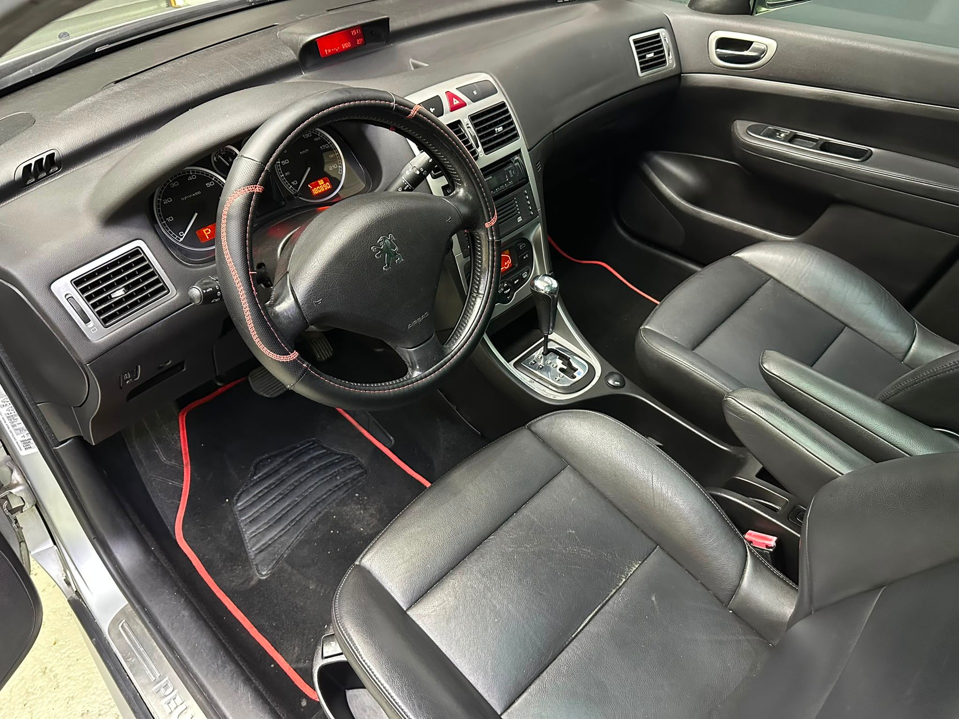 PEUGEOT 307 SW 2.0 16V Premium-image-11