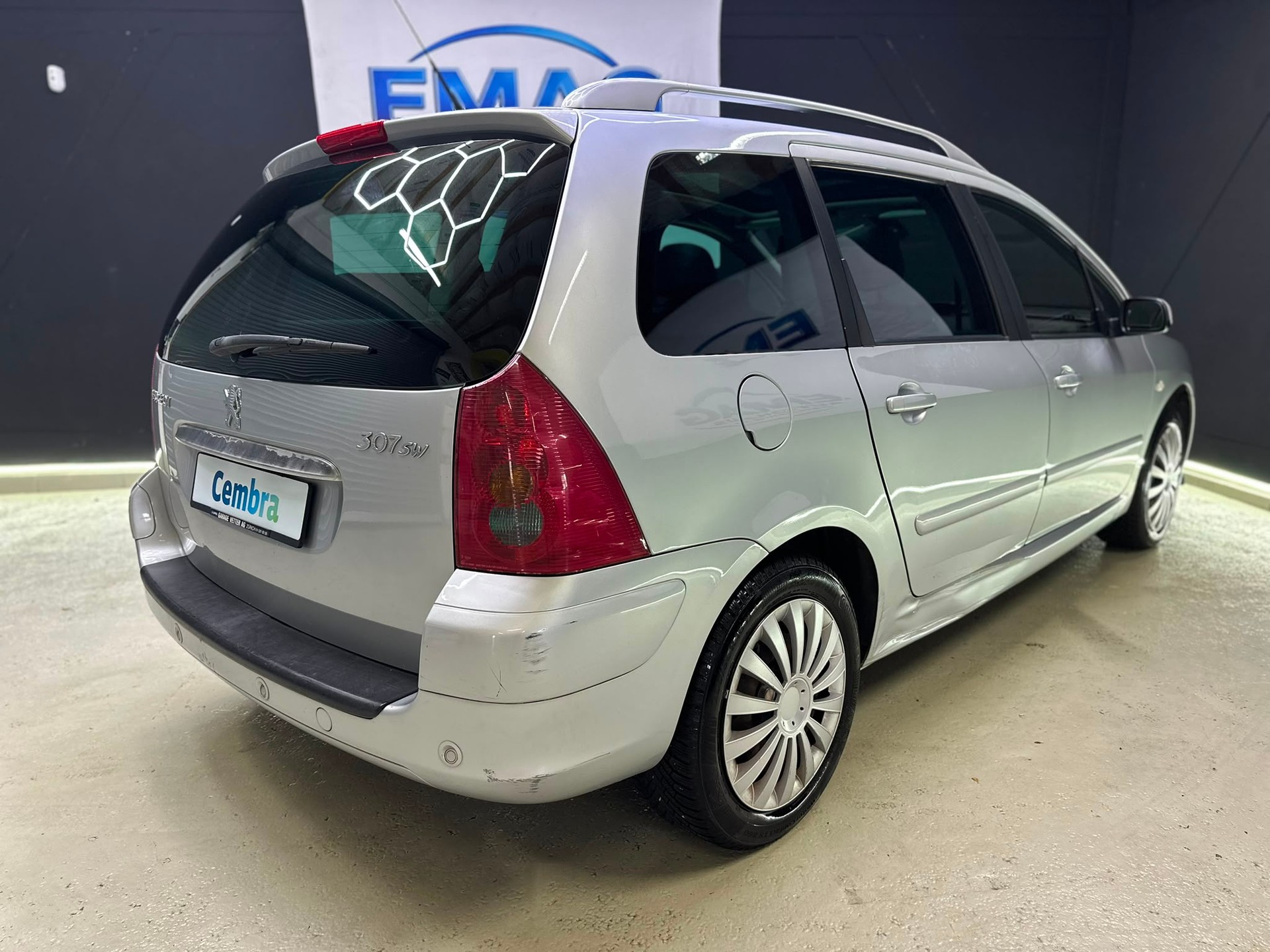 PEUGEOT 307 SW 2.0 16V Premium-image-8