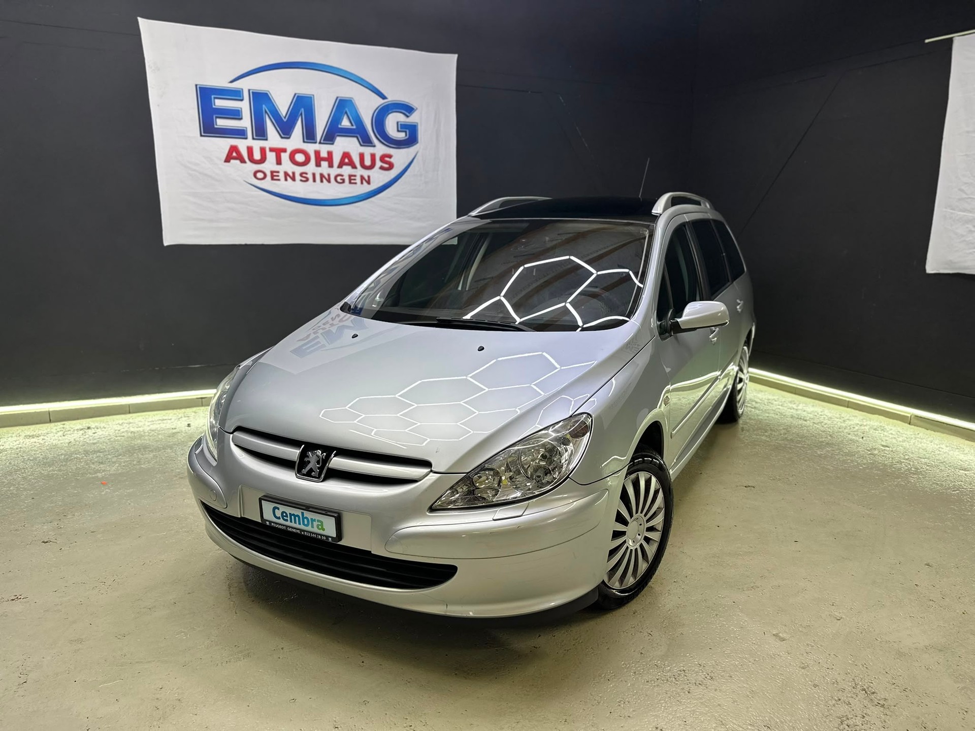 PEUGEOT 307 SW 2.0 16V Premium-image-0