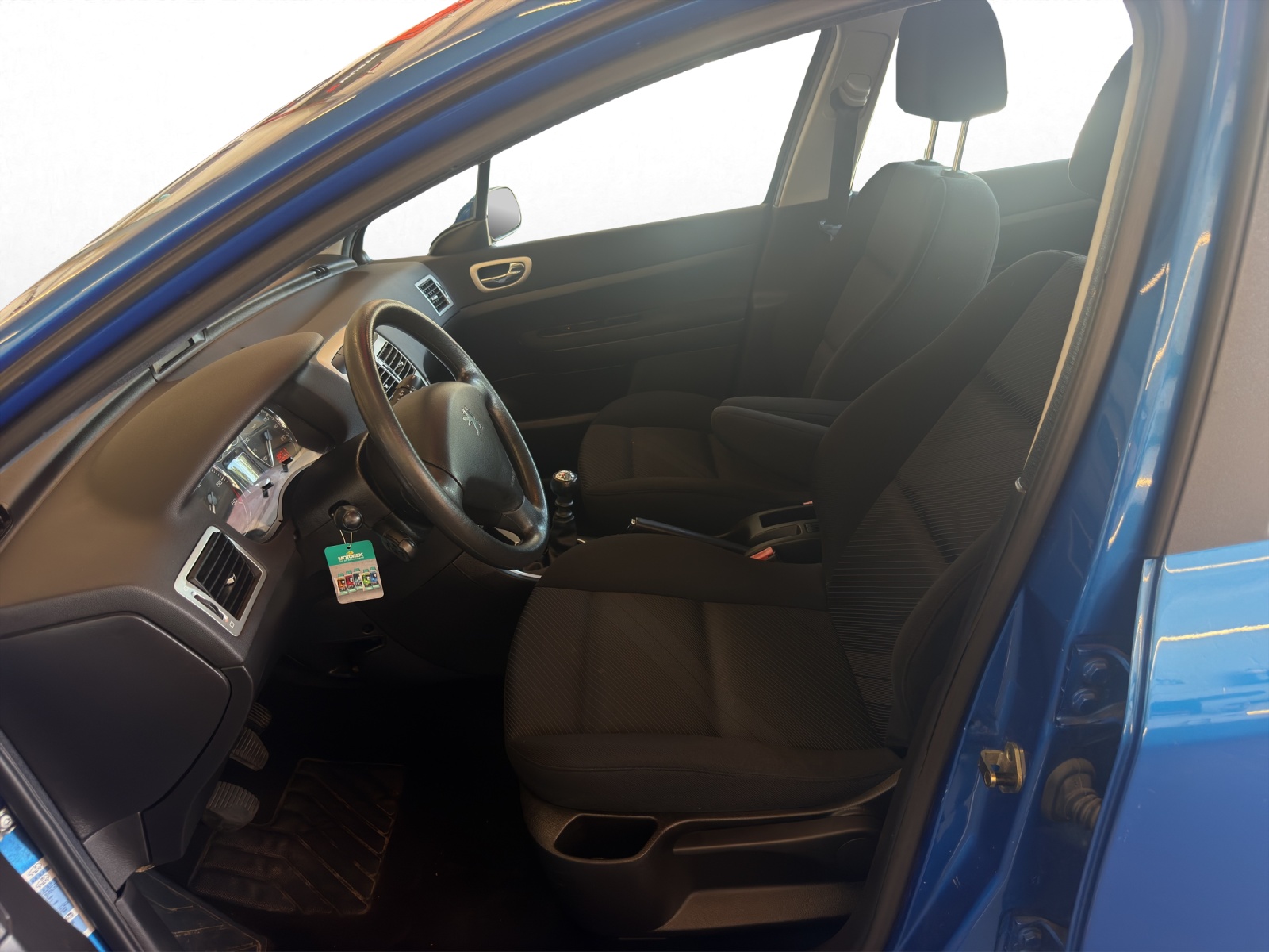 PEUGEOT 307 2.0 HDI XS-image-8