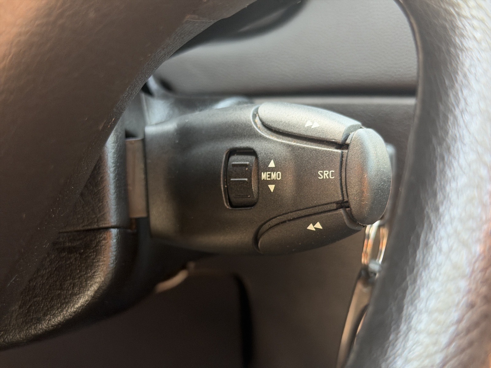 PEUGEOT 307 2.0 HDI XS-image-22
