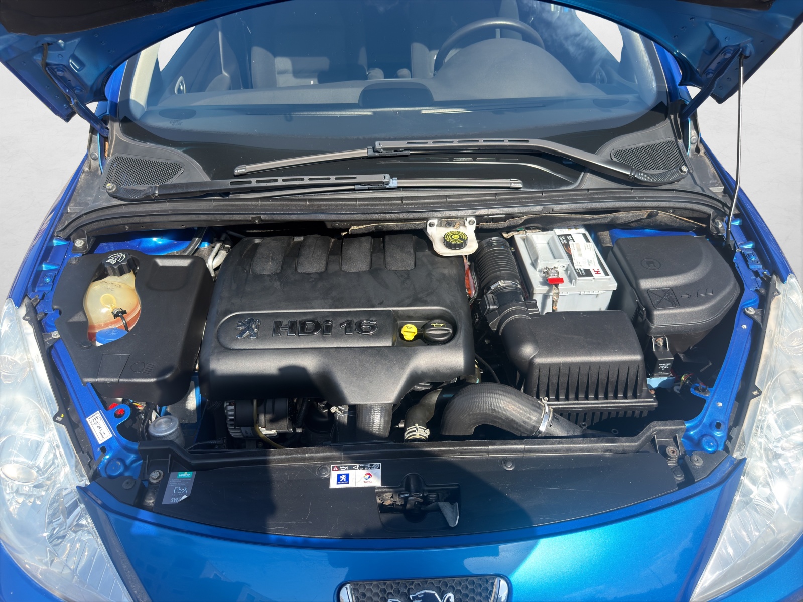 PEUGEOT 307 2.0 HDI XS-image-16