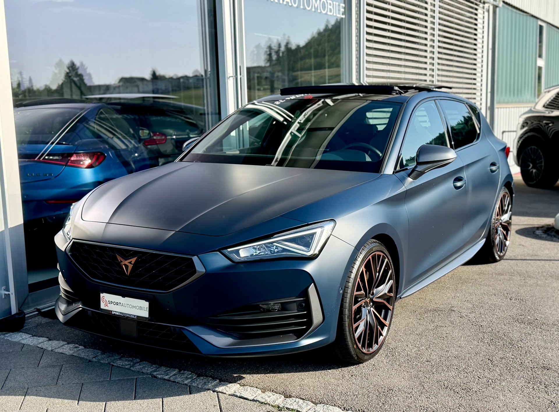 CUPRA LEON VZ 2.0 TSI DSG-image-2