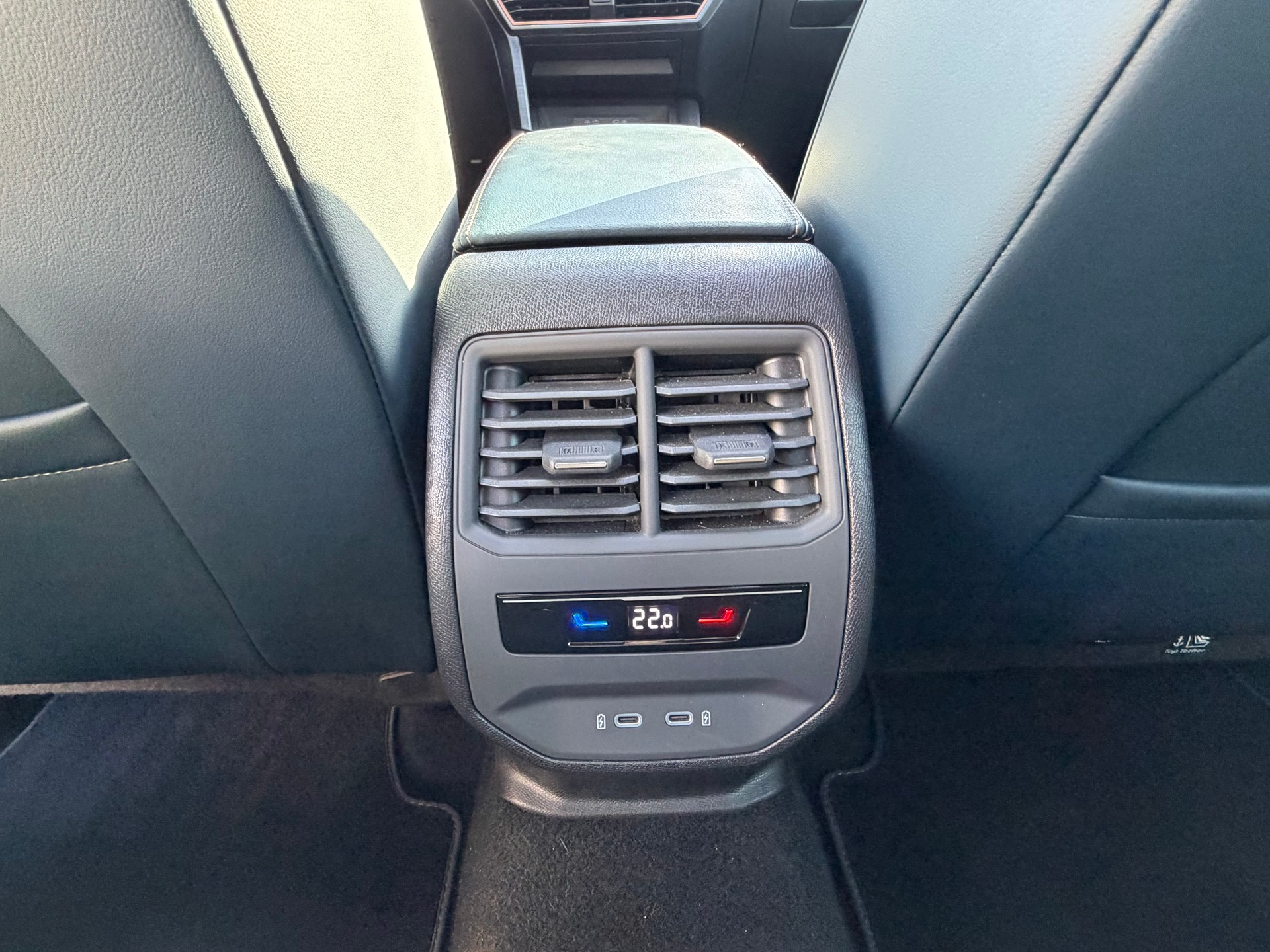 CUPRA LEON VZ 2.0 TSI DSG-image-11