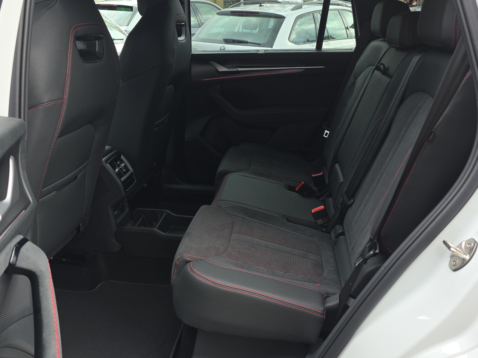 SKODA Kodiaq 2.0 TSI RS 4x4-image-7