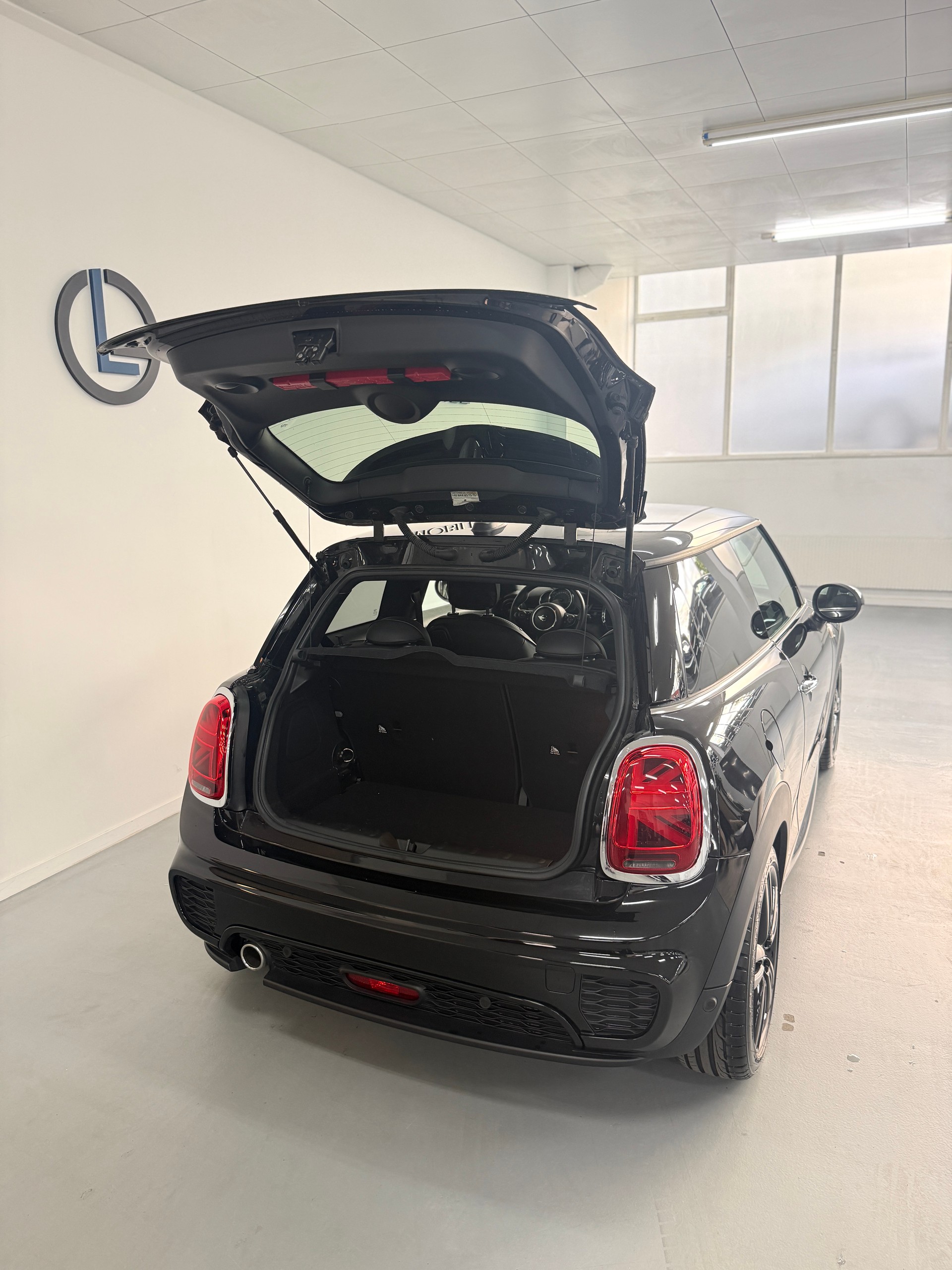 MINI One Steptronic DKG JCW-image-6