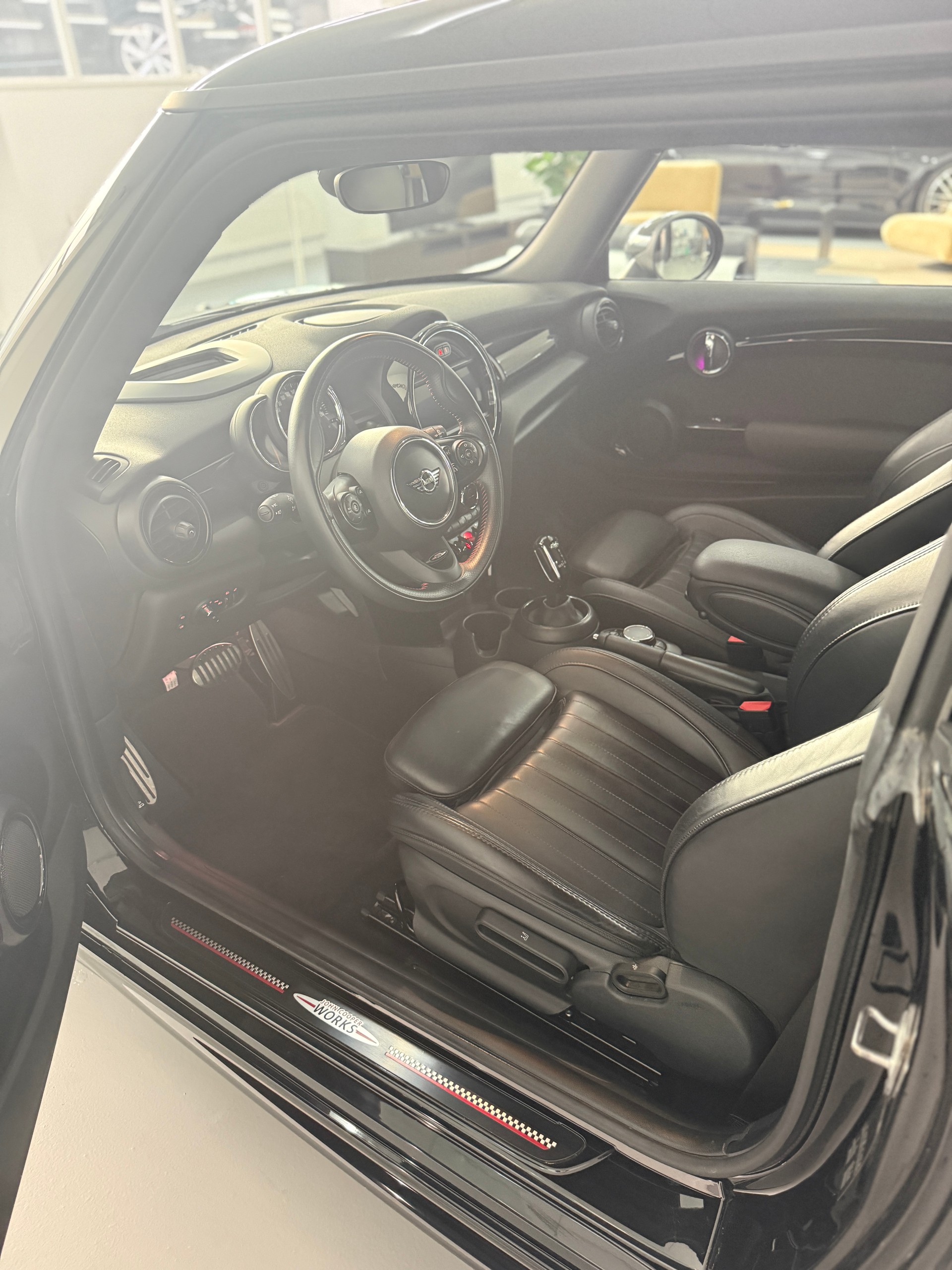 MINI One Steptronic DKG JCW-image-7