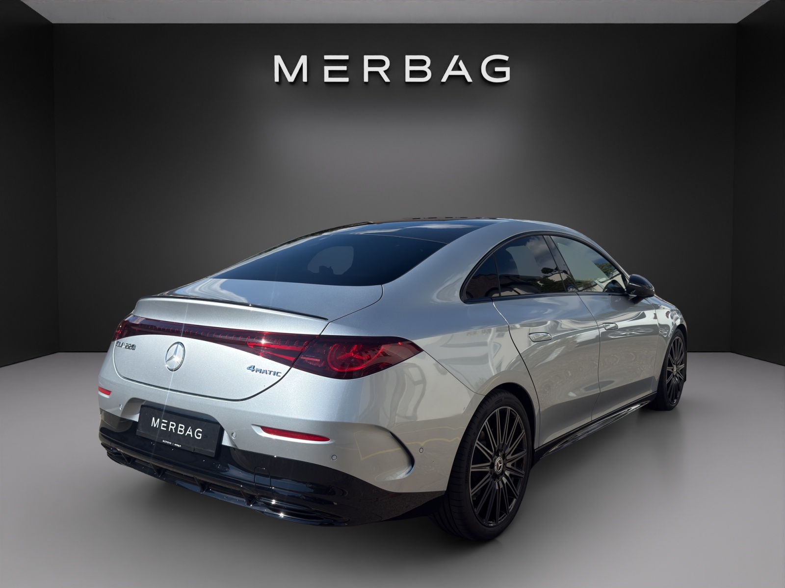 MERCEDES-BENZ CLA 220 8G-DCT 4Matic-image-5