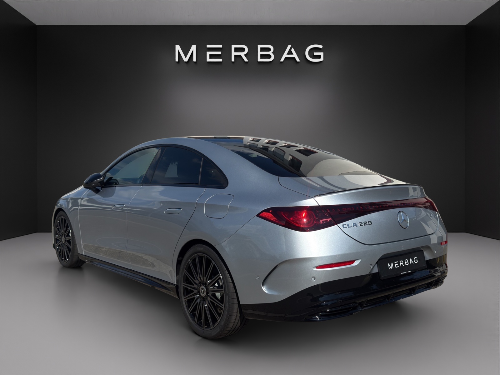 MERCEDES-BENZ CLA 220 8G-DCT 4Matic-image-3