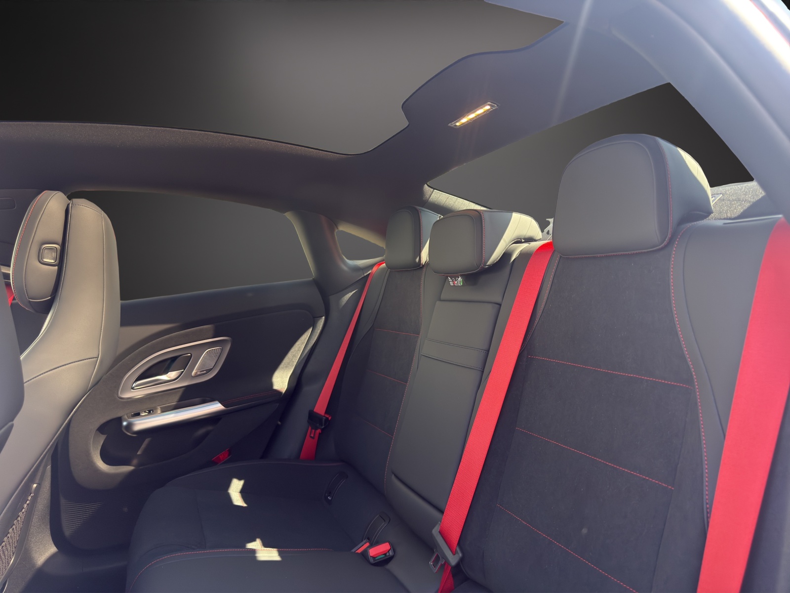 MERCEDES-BENZ CLA 220 8G-DCT 4Matic-image-11