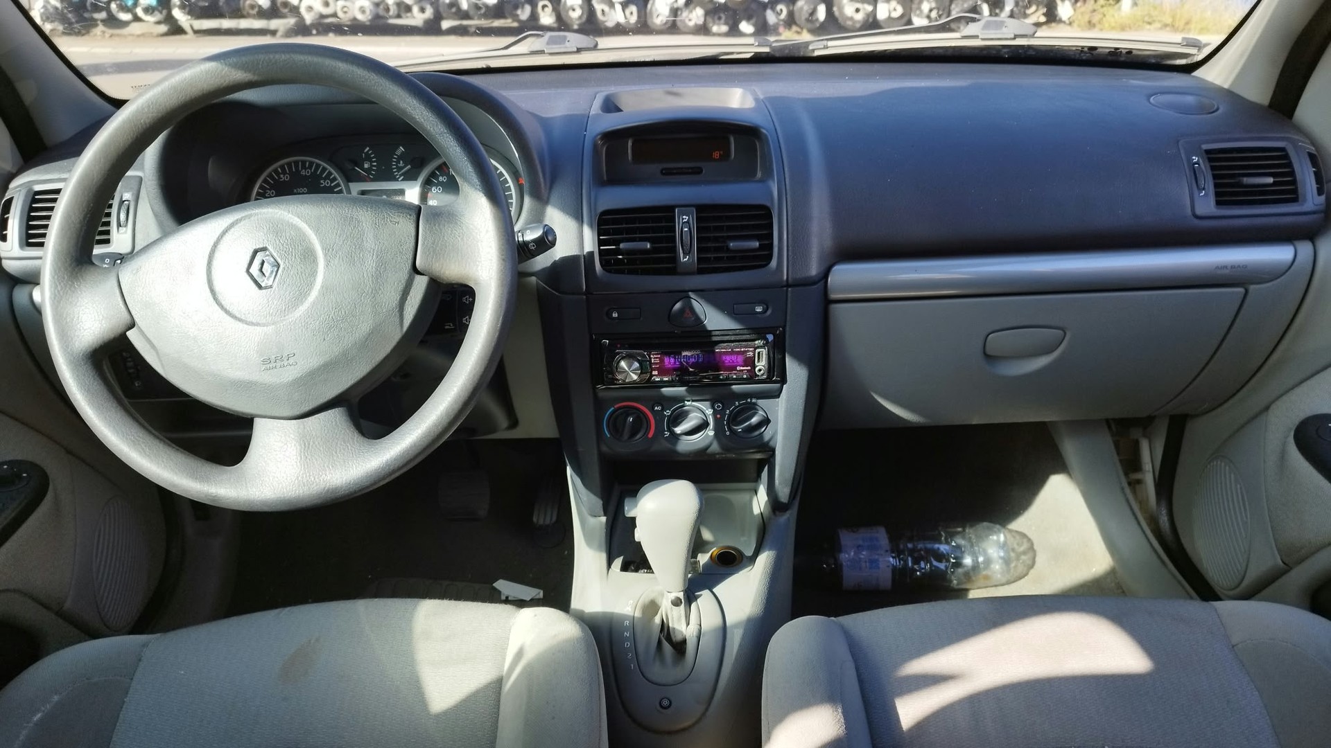 RENAULT Clio 1.4 16V Expression Confort-image-7