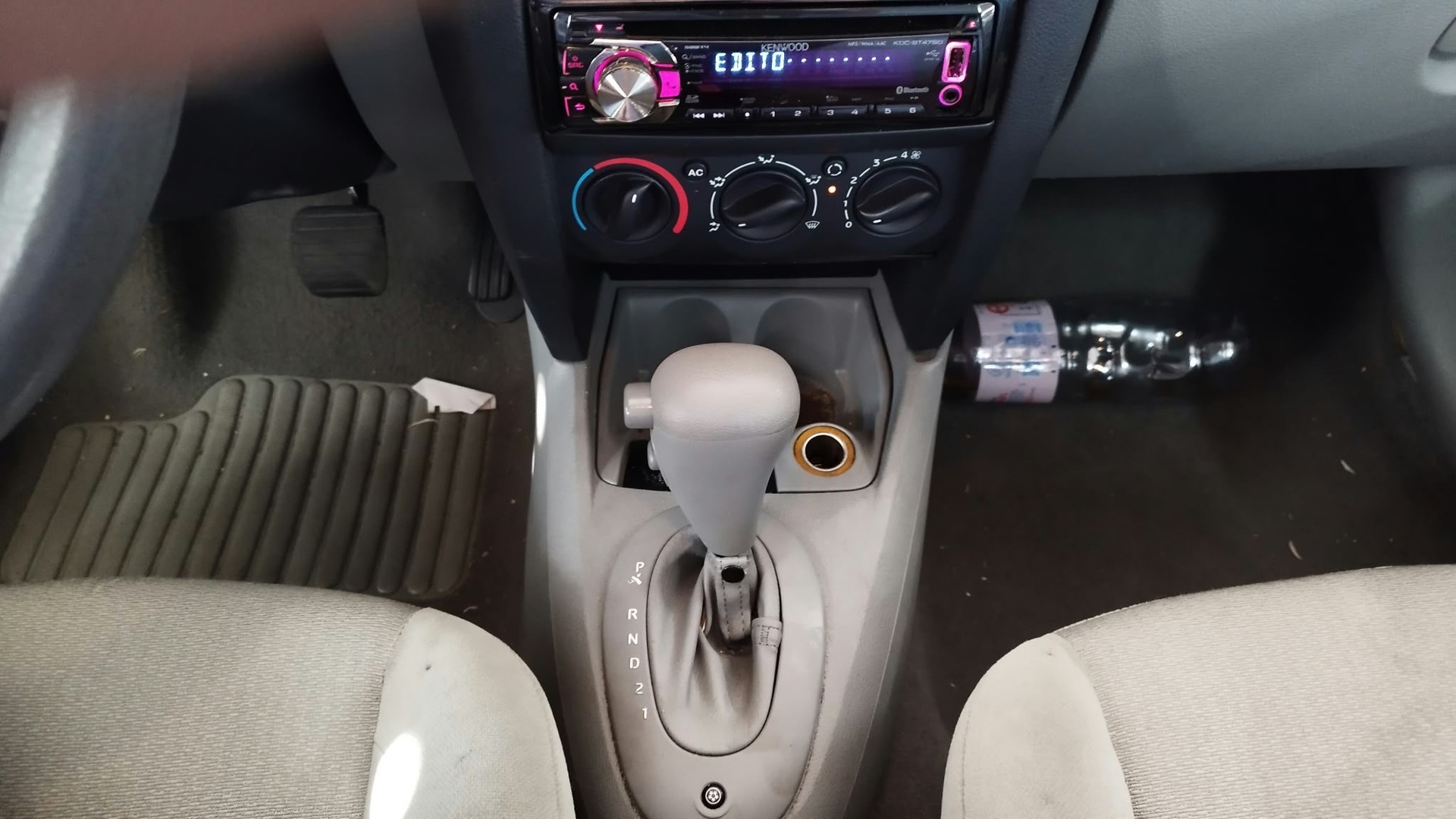 RENAULT Clio 1.4 16V Expression Confort-image-8