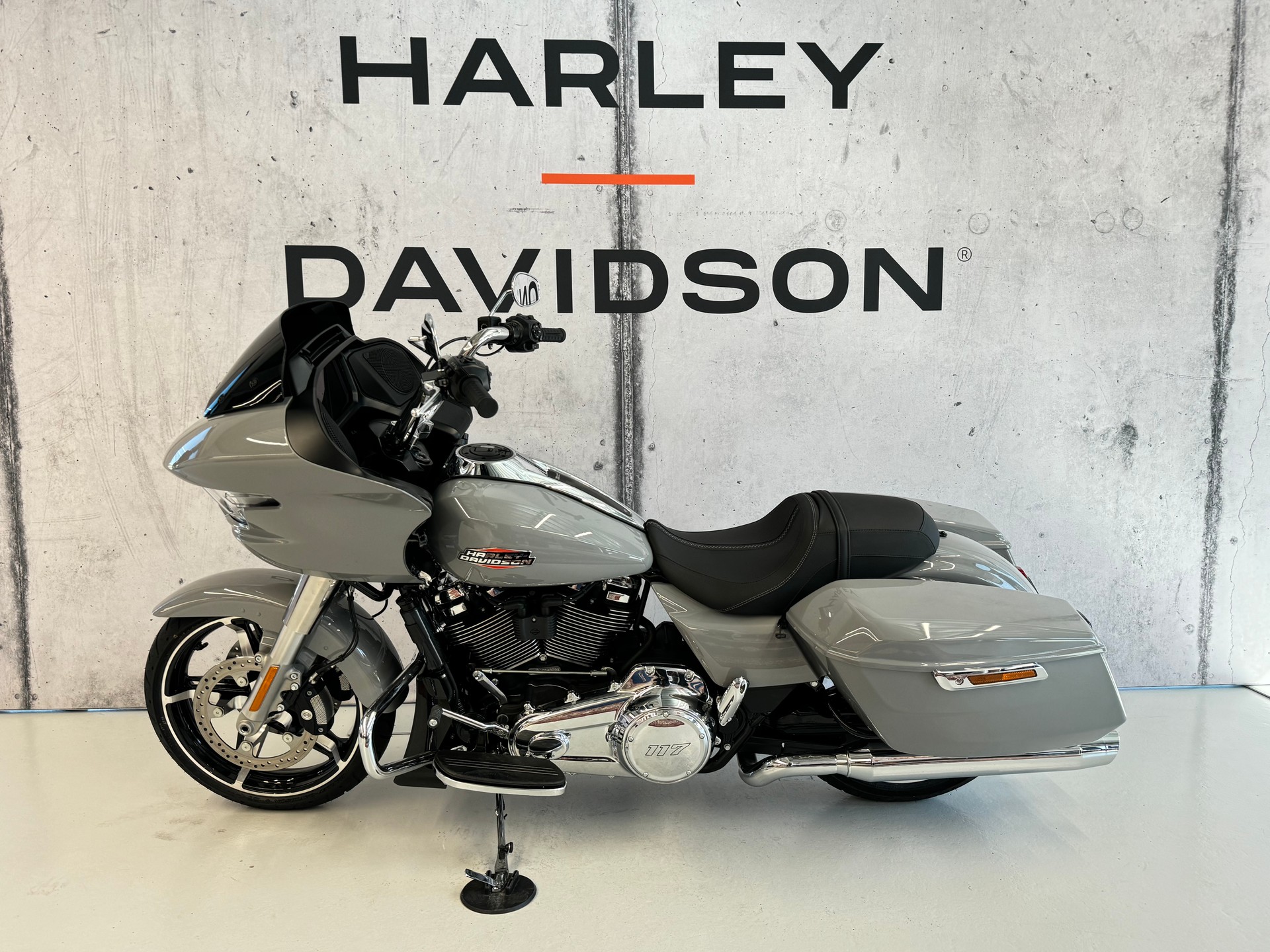 HARLEY-DAVIDSON FLTRX Road Glide 117-showroom-element-3