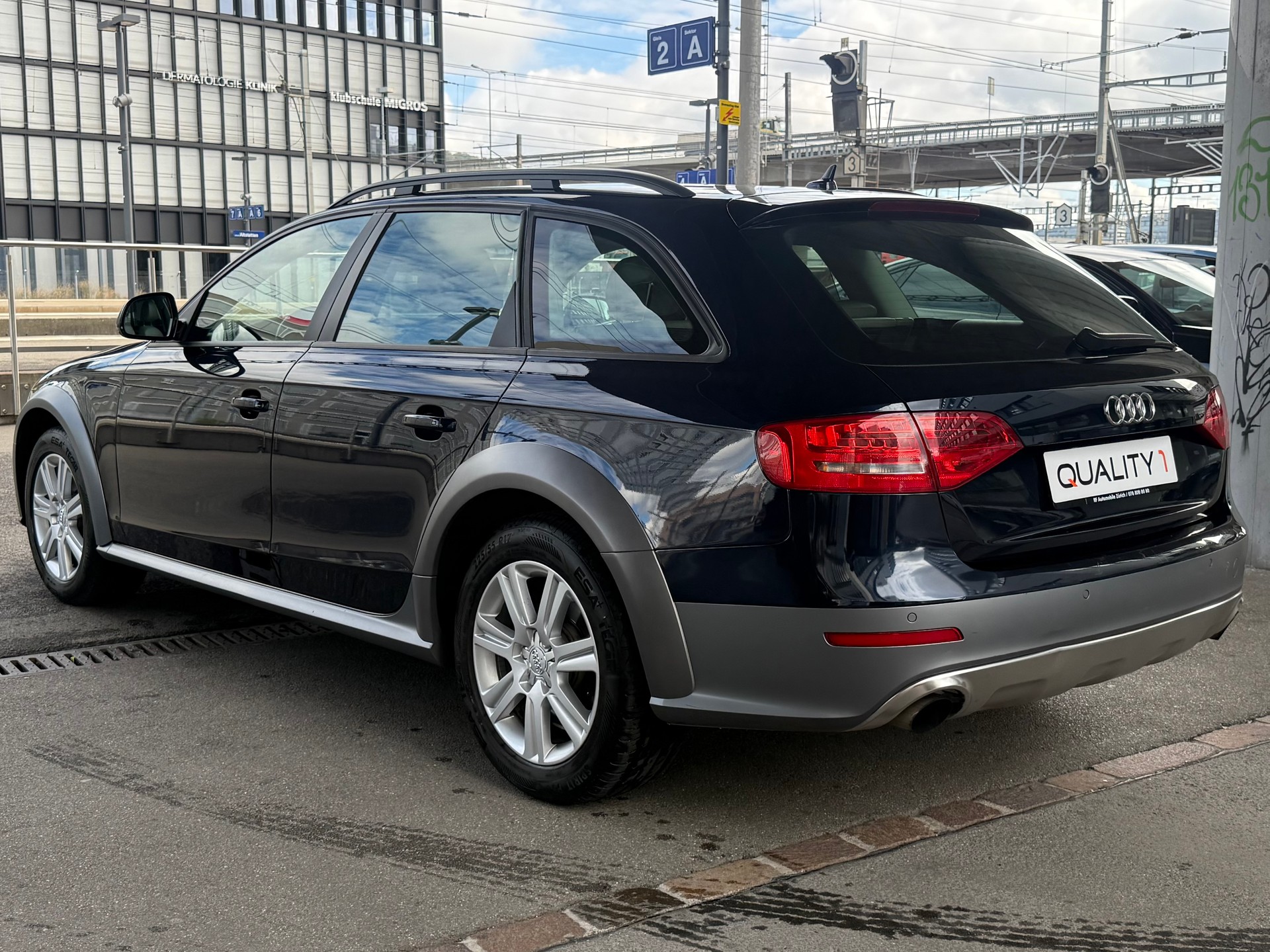 AUDI A4 allroad 2.0 TFSI quattro S-tronic-image-6