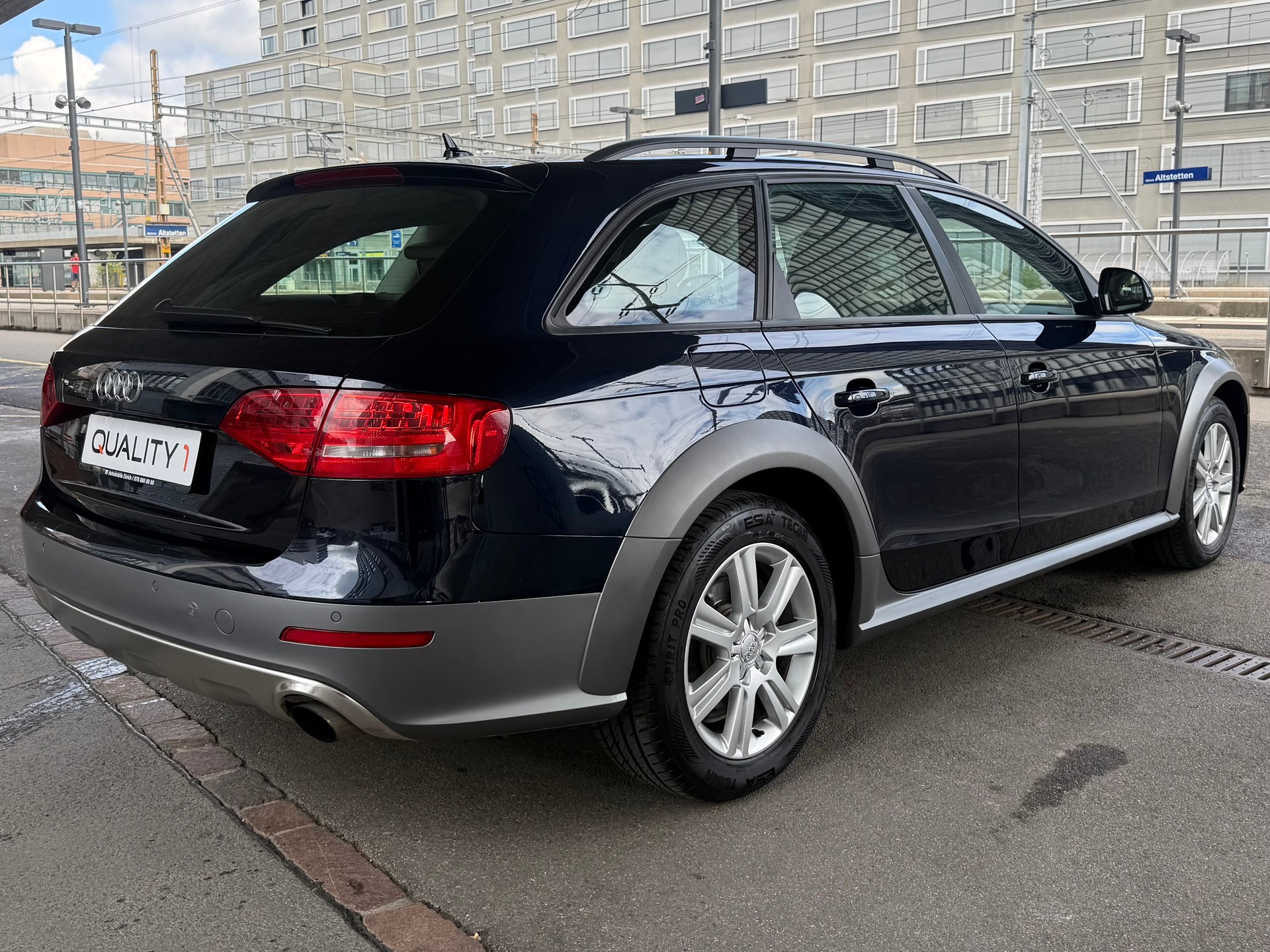 AUDI A4 allroad 2.0 TFSI quattro S-tronic-image-4