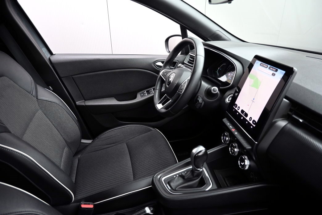 RENAULT Clio 1.6 E-Tech Intens-image-6