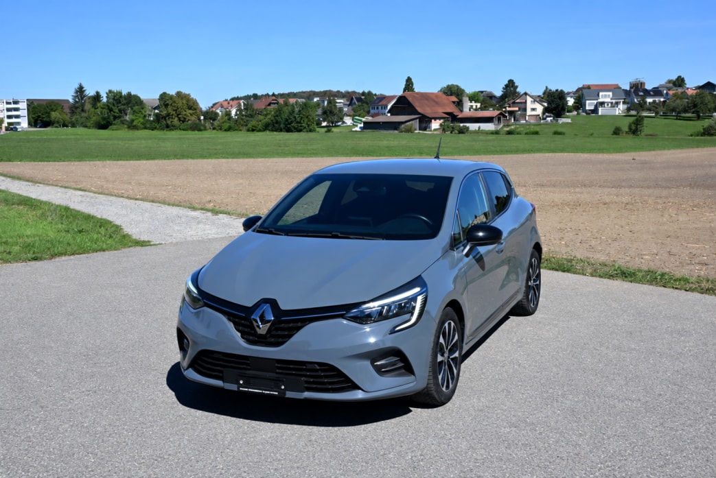 RENAULT Clio 1.6 E-Tech Intens-image-0
