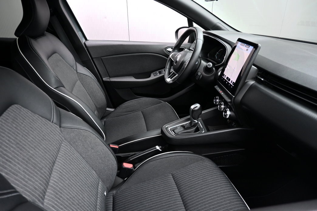 RENAULT Clio 1.6 E-Tech Intens-image-4