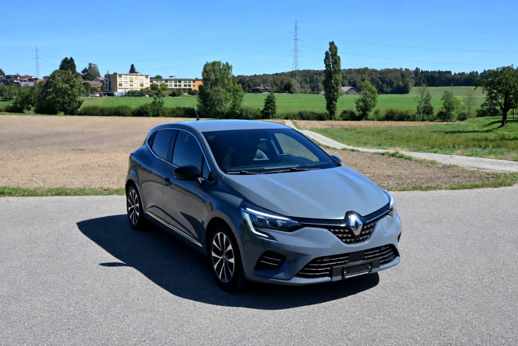 RENAULT Clio 1.6 E-Tech Intens-image-1