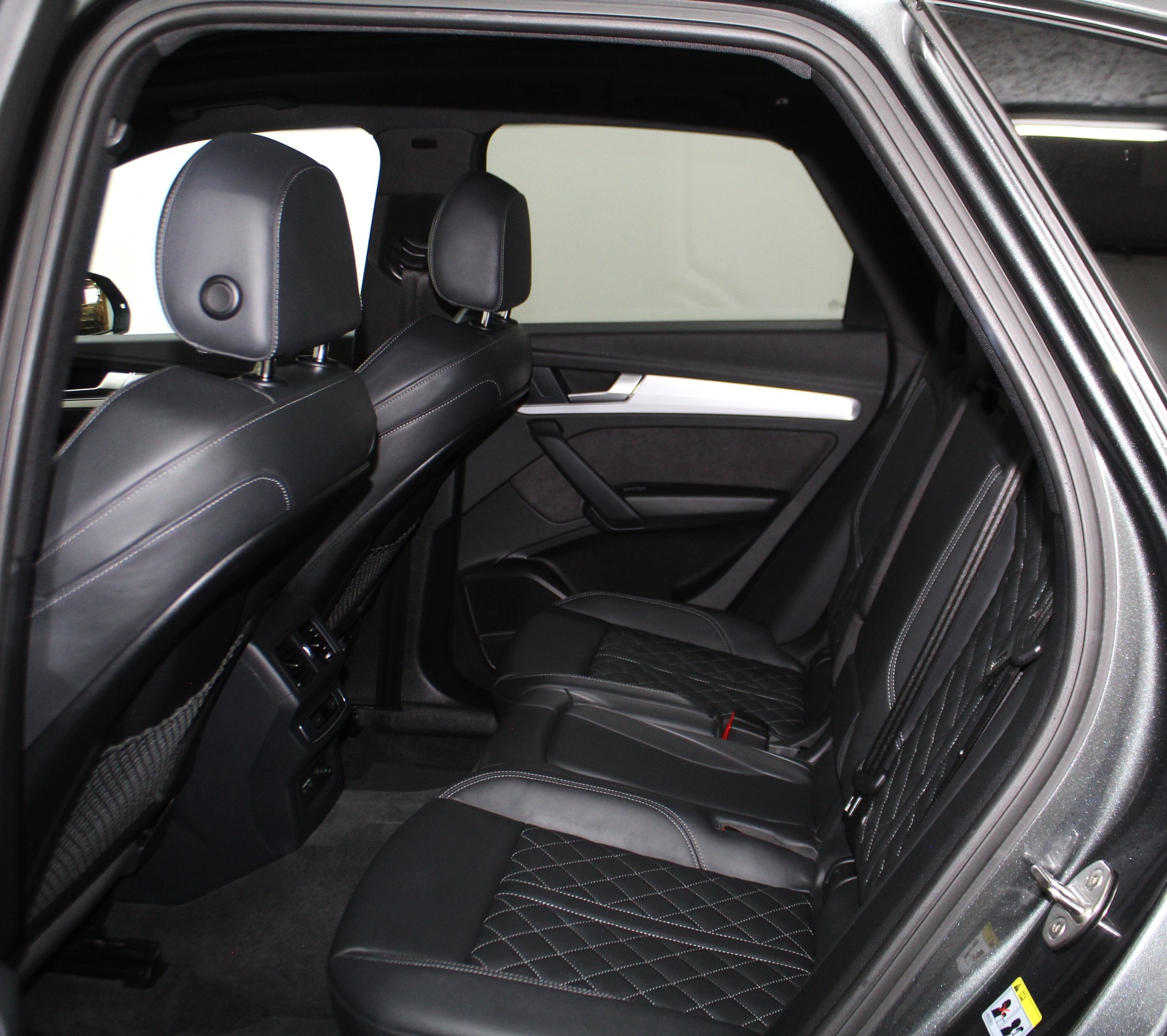 AUDI Q5 45 TFSI S-line quattro S-tronic S line Sportpaket / AHK / S Sportsitze / CH-Fahrzeug-image-9