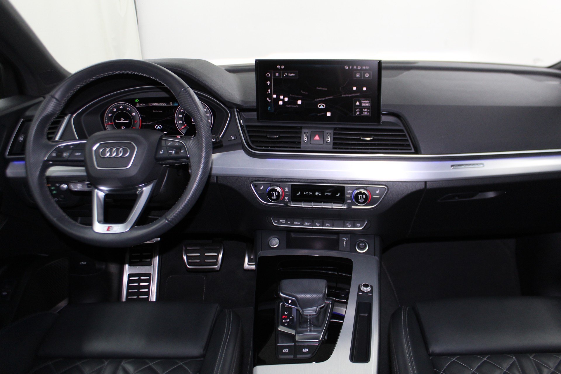 AUDI Q5 45 TFSI S-line quattro S-tronic S line Sportpaket / AHK / S Sportsitze / CH-Fahrzeug-image-12