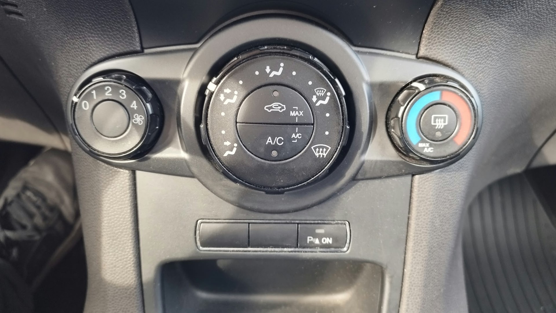 FORD Fiesta 1.0 SCTi Freetech PowerShift-image-13