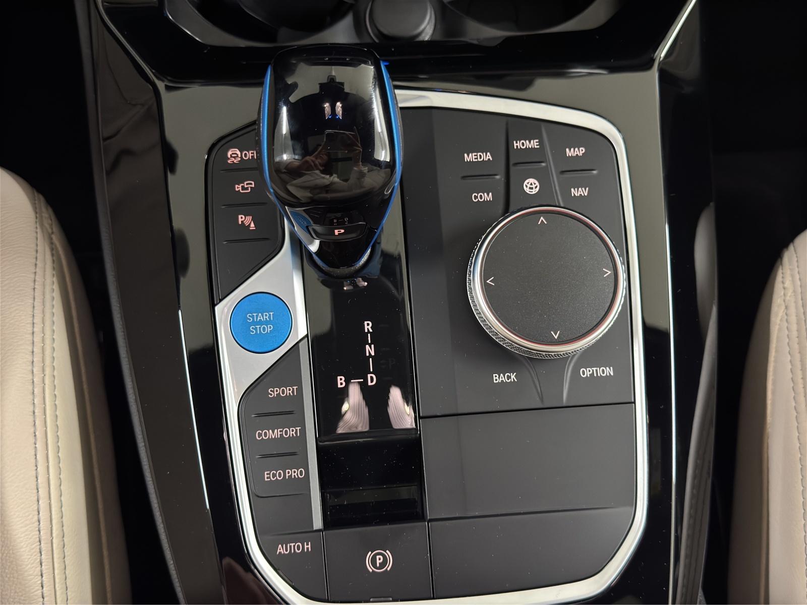 BMW iX3-image-19