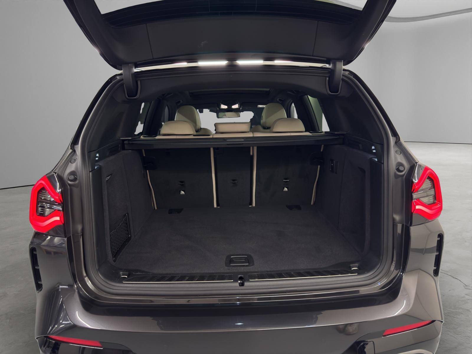 BMW iX3-image-9