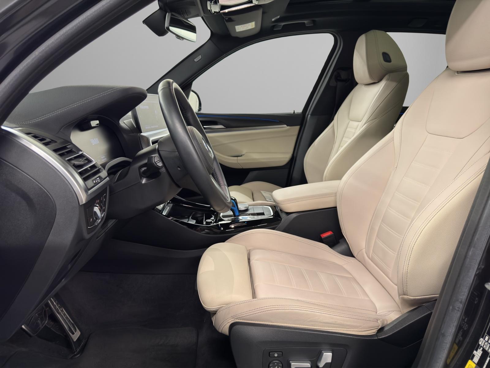 BMW iX3-image-10