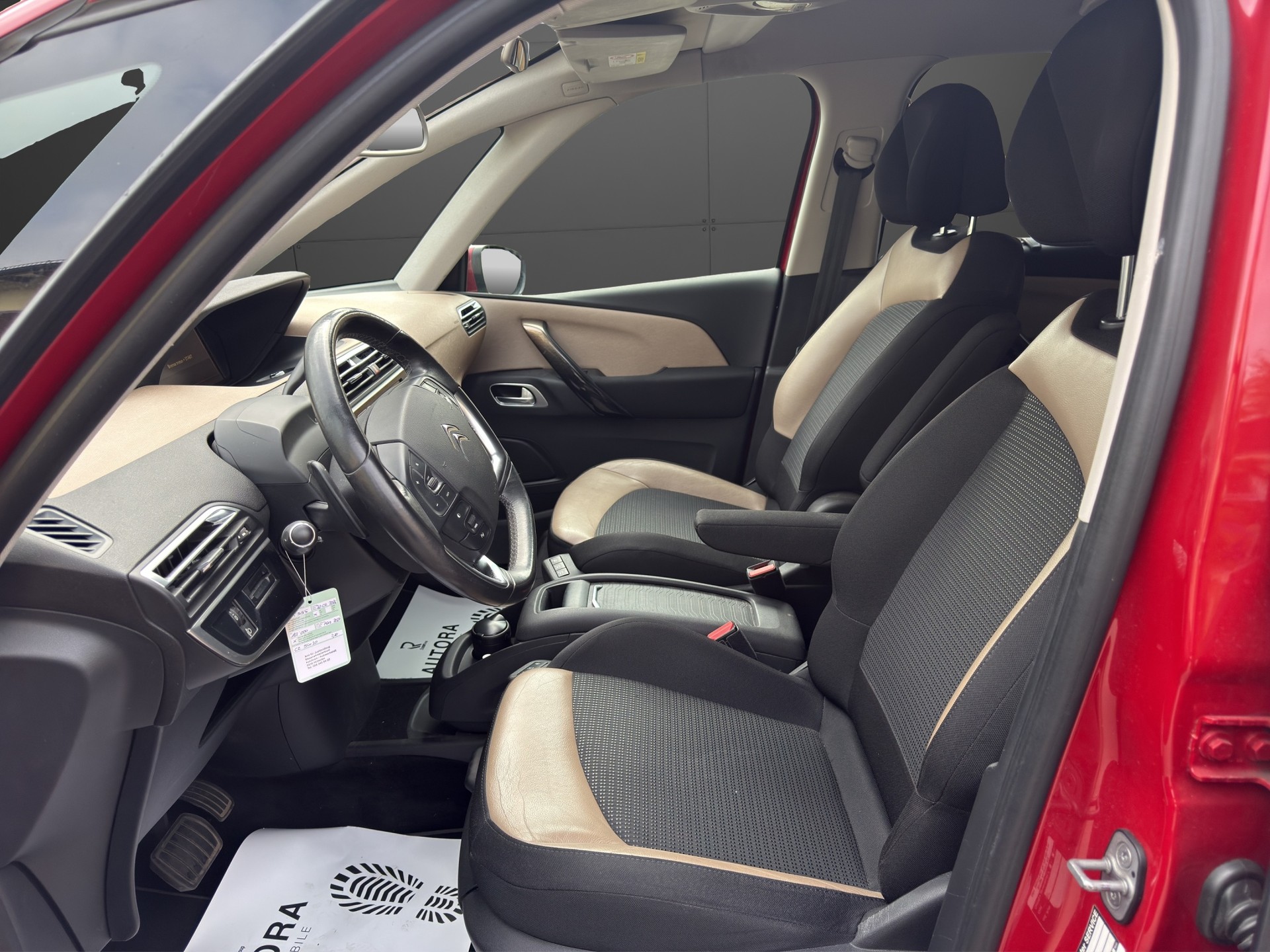 CITROEN C4 Picasso 1.6 e-HDi Attraction ETG6-image-8