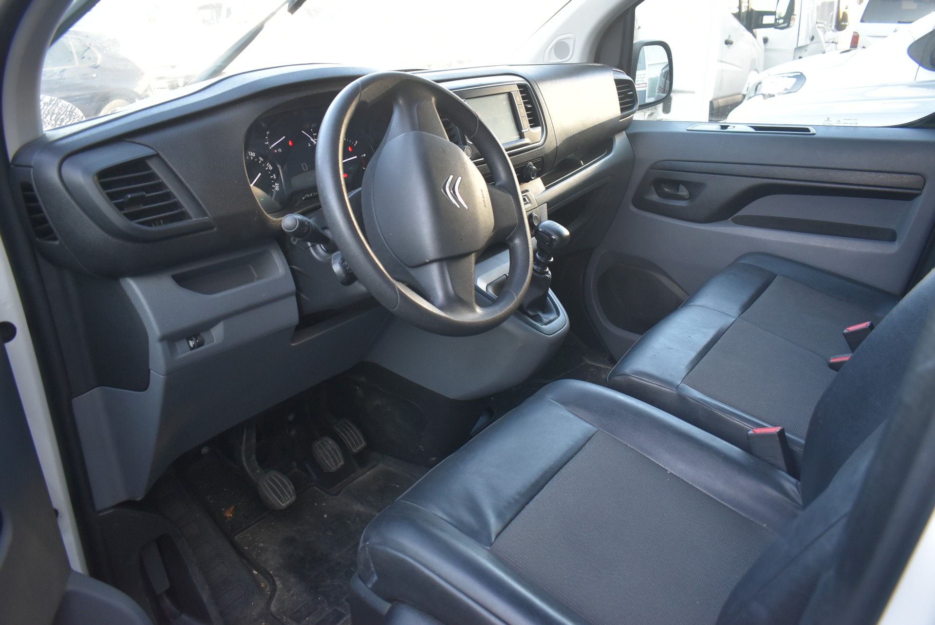 CITROEN Jumpy 1.5 BlueHDi 120 M Komfort-image-8