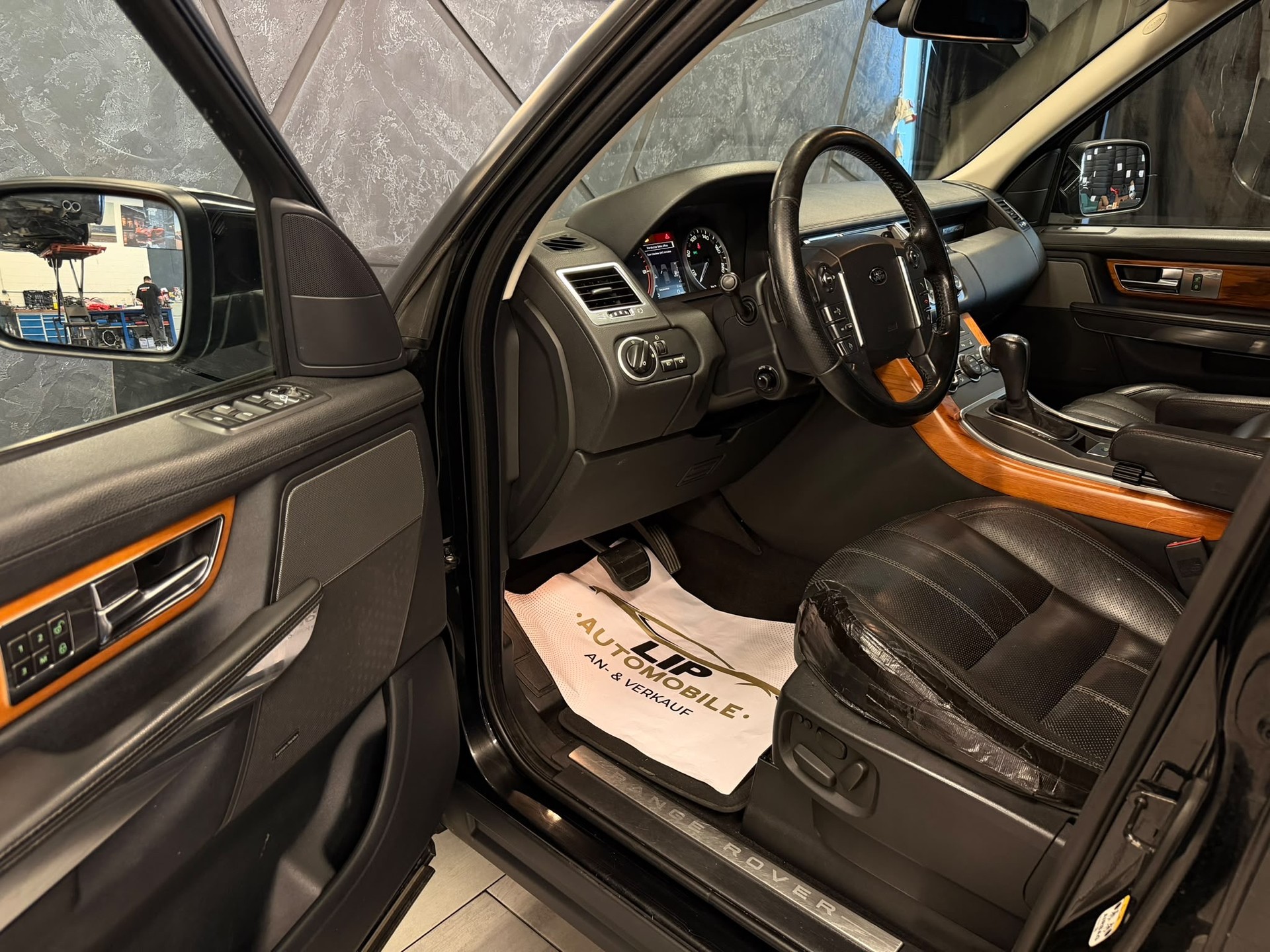 LAND ROVER Range Rover Sport 3.6 TDV8 HSE Automatic-image-9