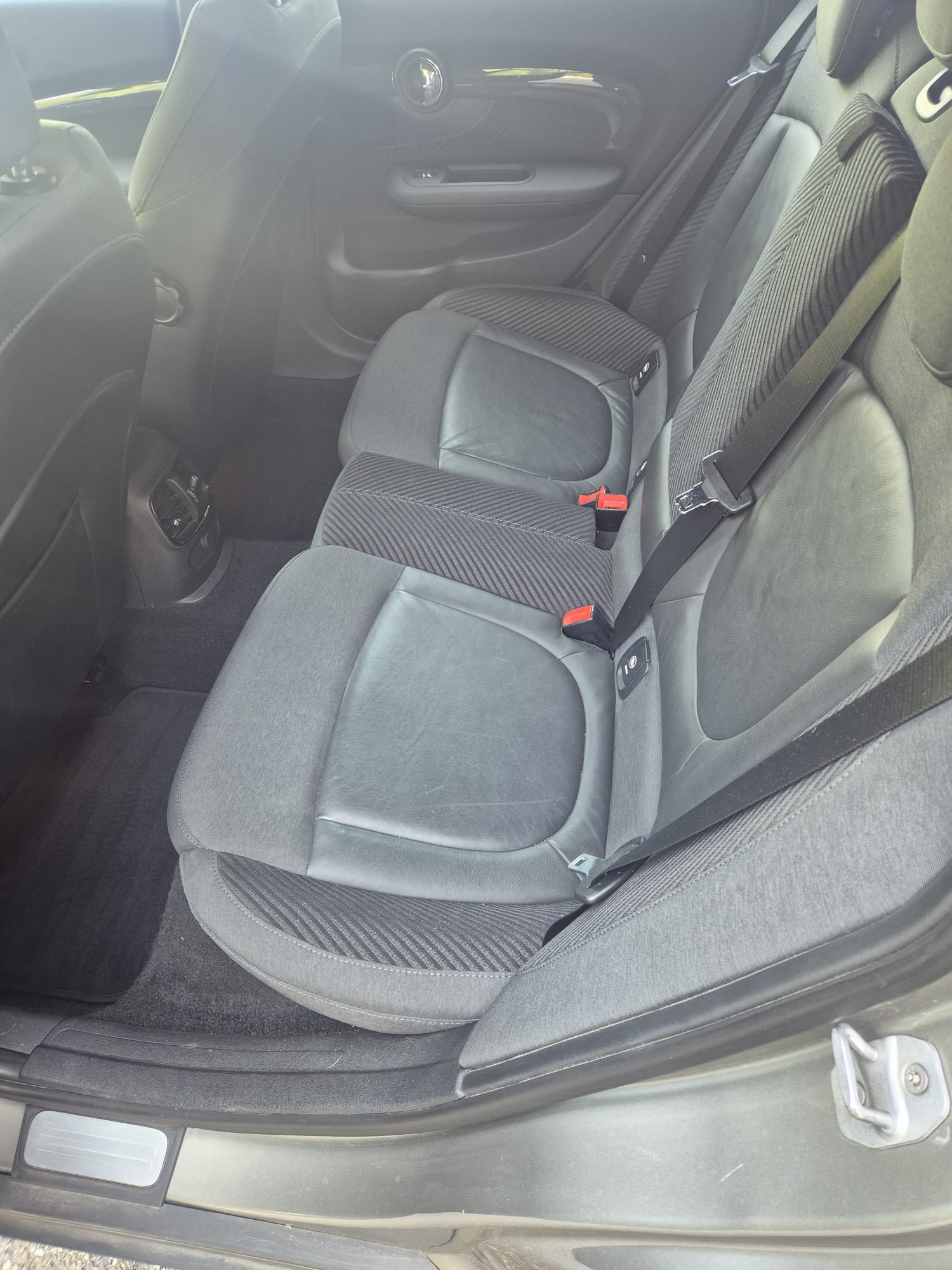 MINI 2.0i Cooper S ALL4-image-12