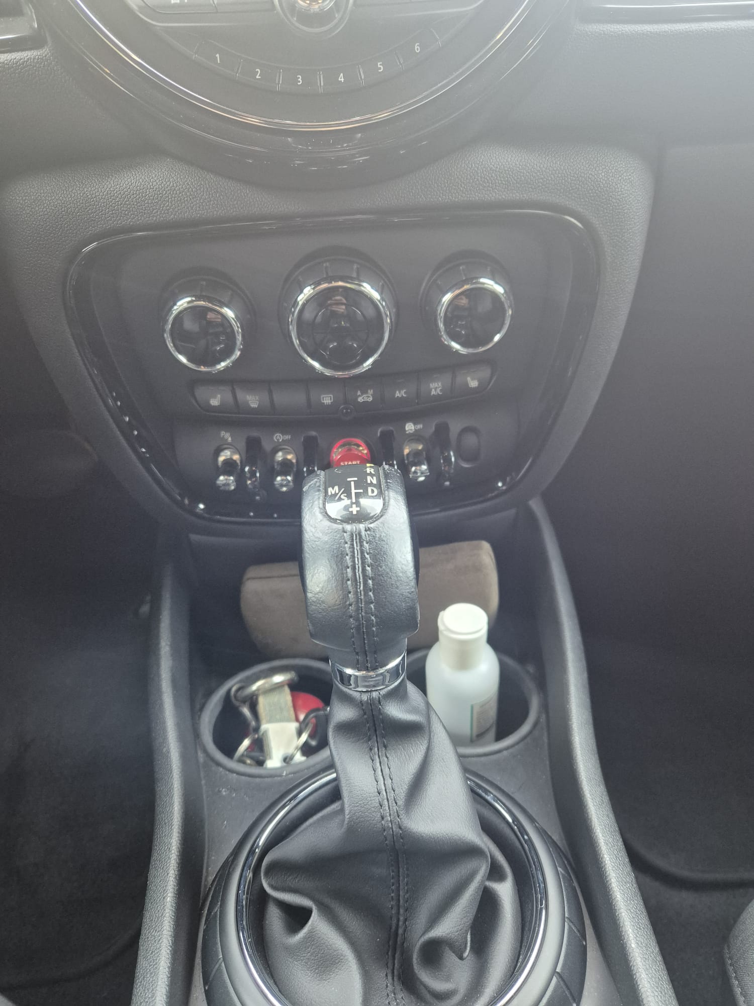 MINI 2.0i Cooper S ALL4-image-15