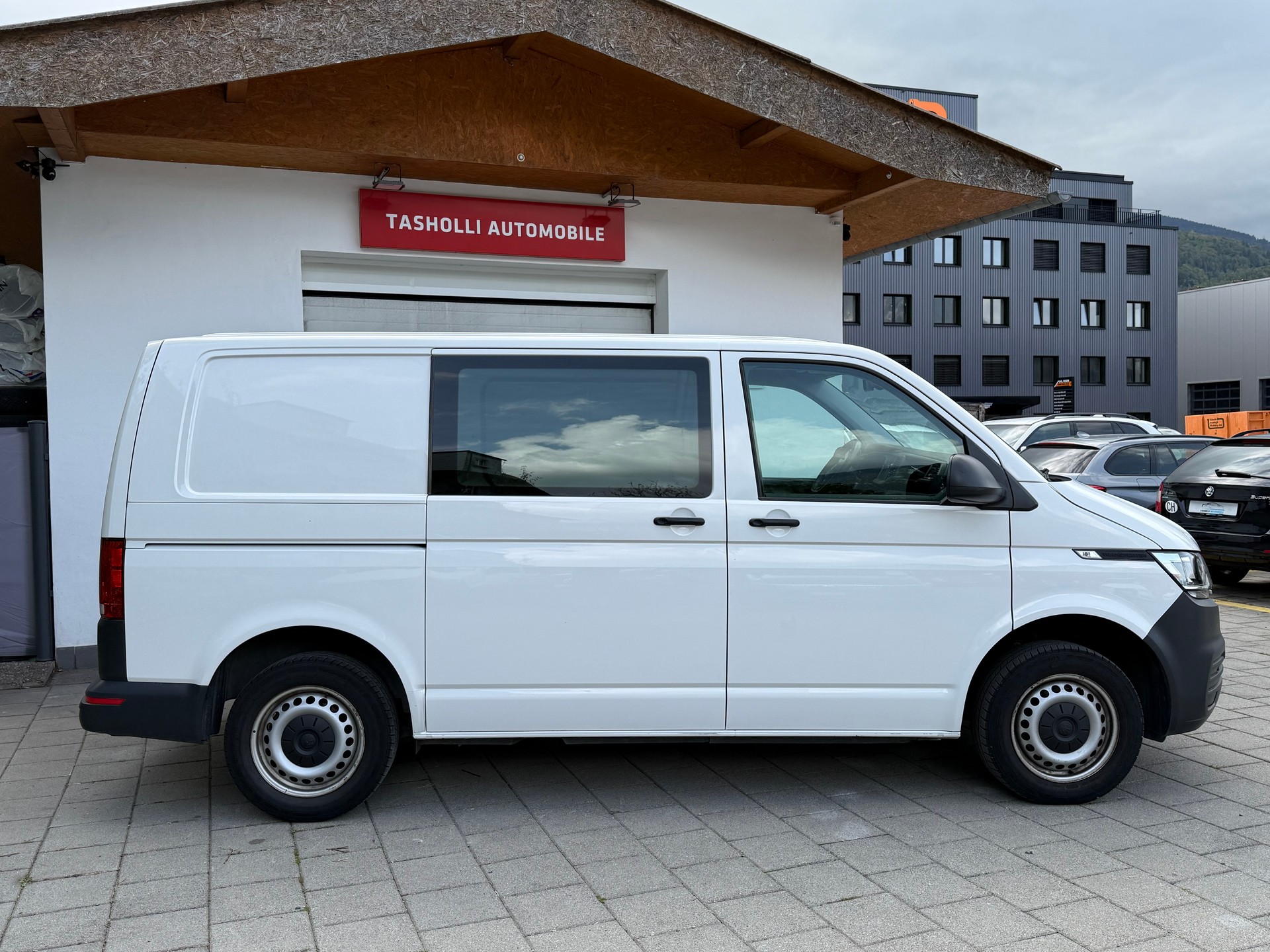 VW T6.1 2.0 TDI DSG-image-9