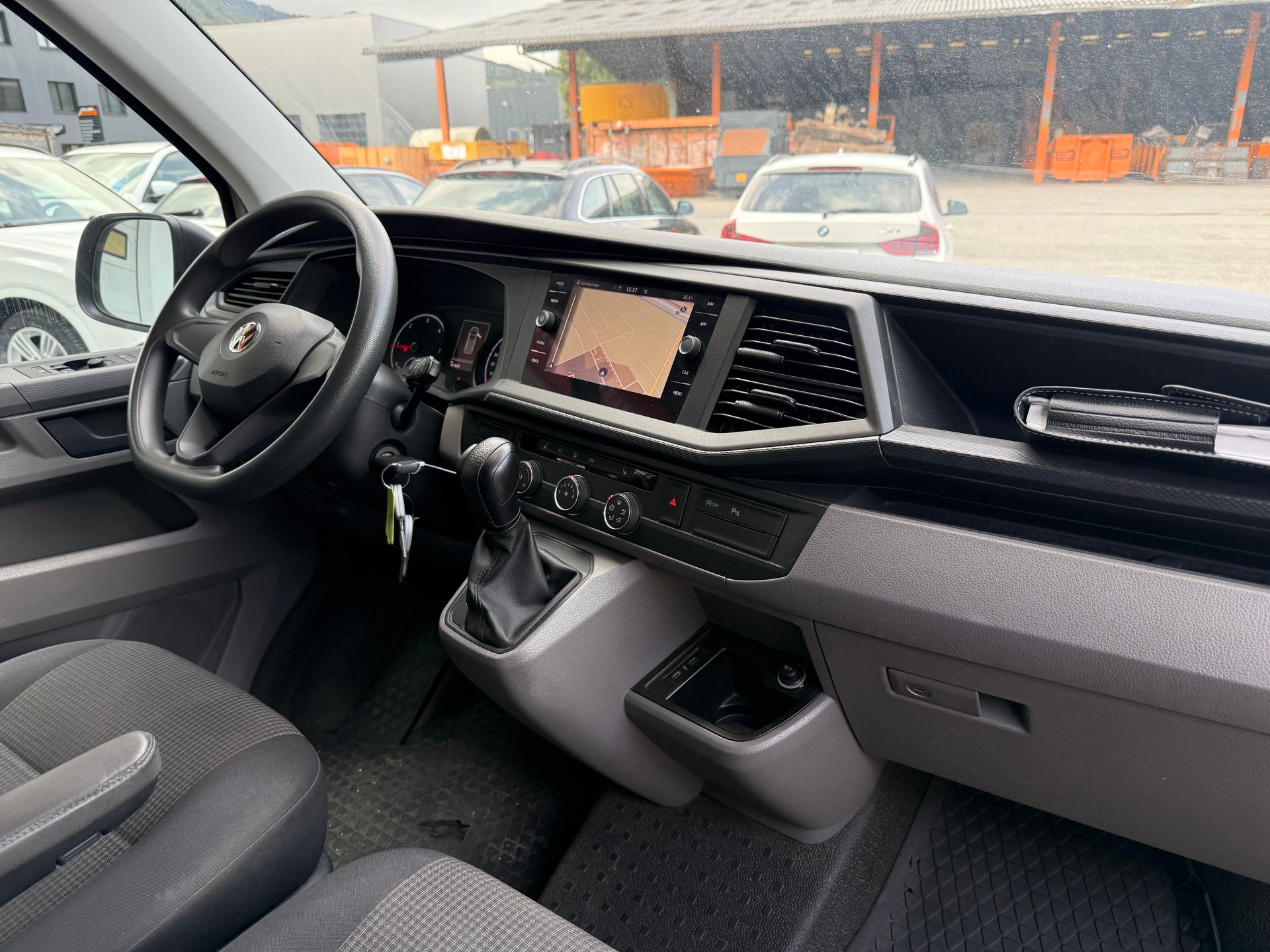 VW T6.1 2.0 TDI DSG-image-16