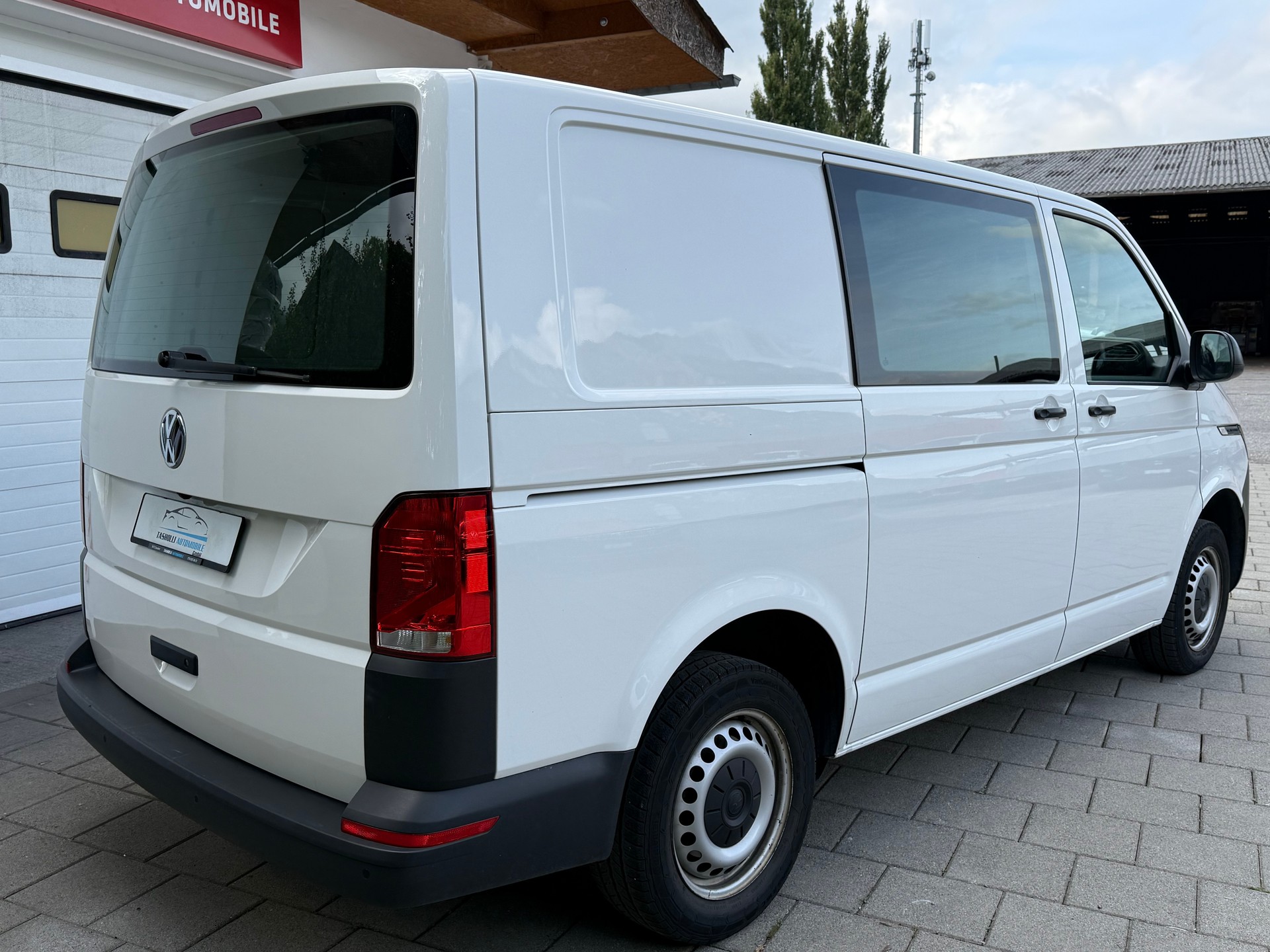VW T6.1 2.0 TDI DSG-image-8