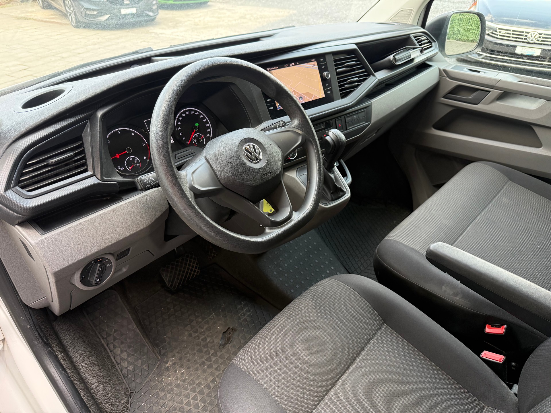 VW T6.1 2.0 TDI DSG-image-19
