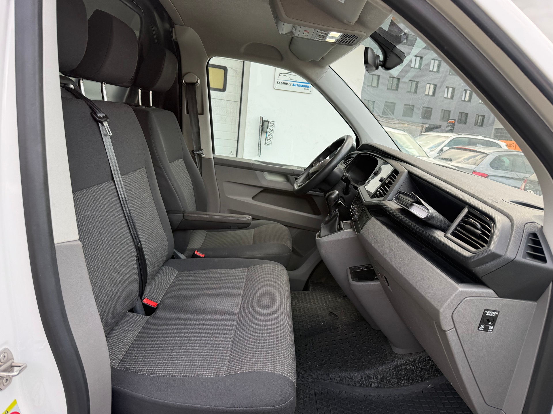 VW T6.1 2.0 TDI DSG-image-15