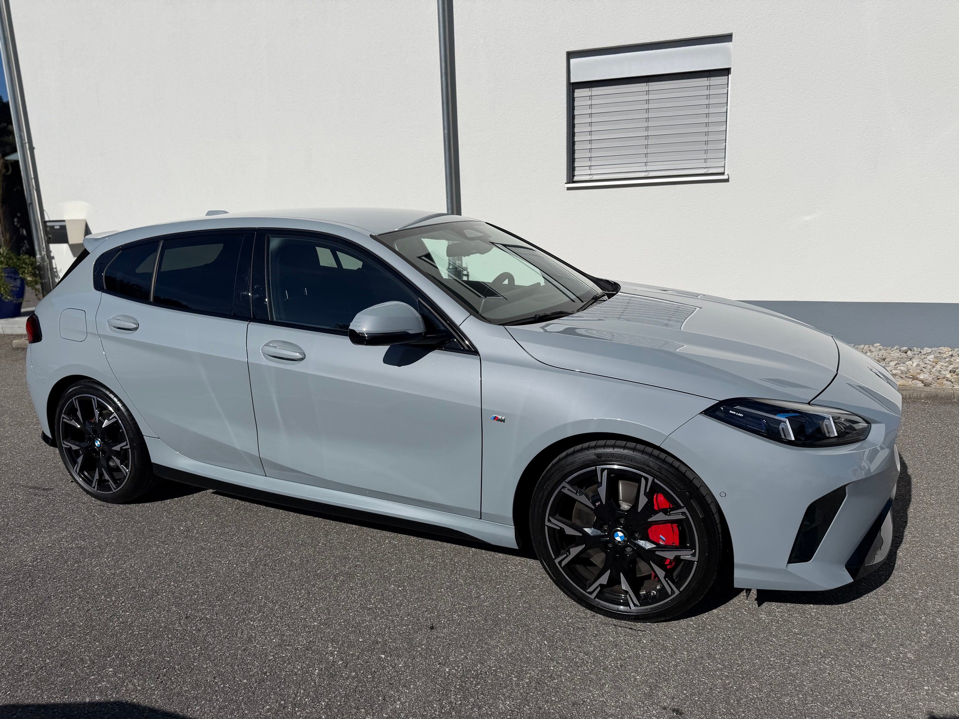 BMW 118d M Sport Pro Steptronic | HEAD-UP DISPLAY | MASSAGESITZE | 360° KAMERA | KEYLESS GO-image-3