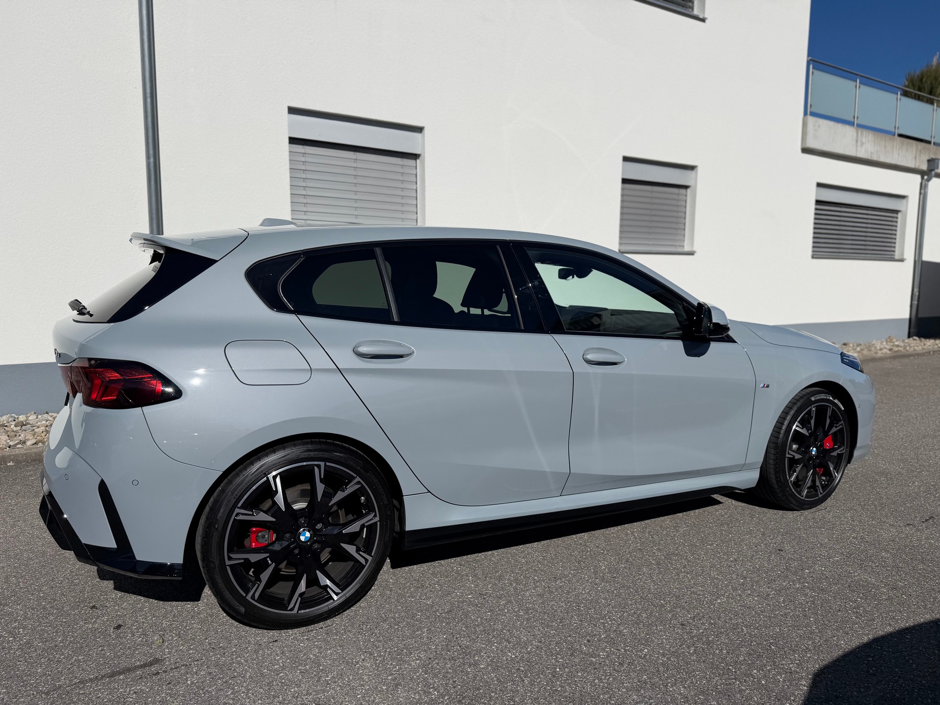 BMW 118d M Sport Pro Steptronic | HEAD-UP DISPLAY | MASSAGESITZE | 360° KAMERA | KEYLESS GO-image-4