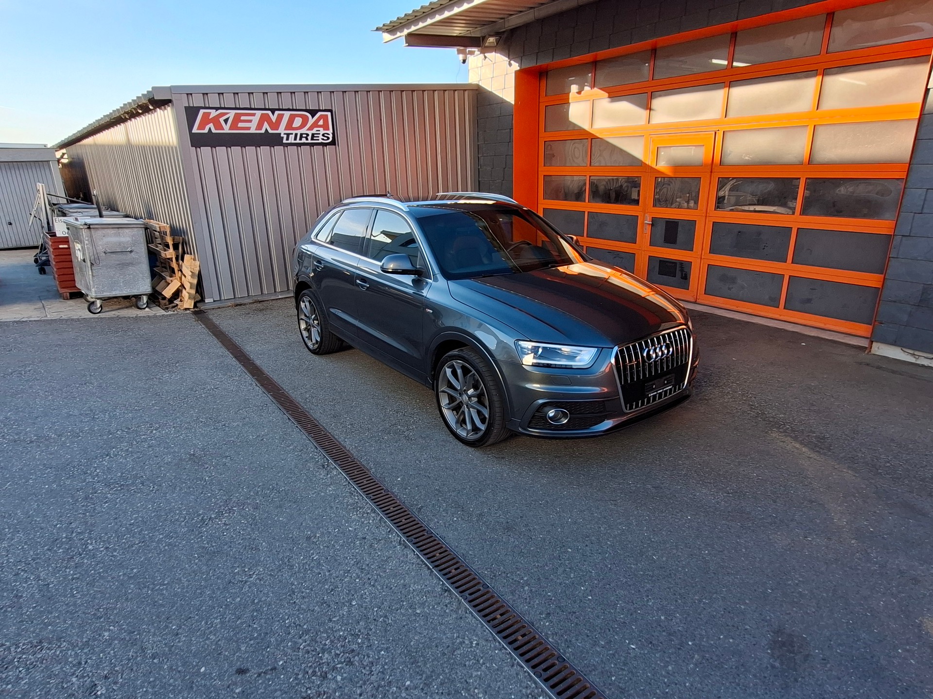 AUDI Q3 2.0 TDI quattro S-tronic-image-3