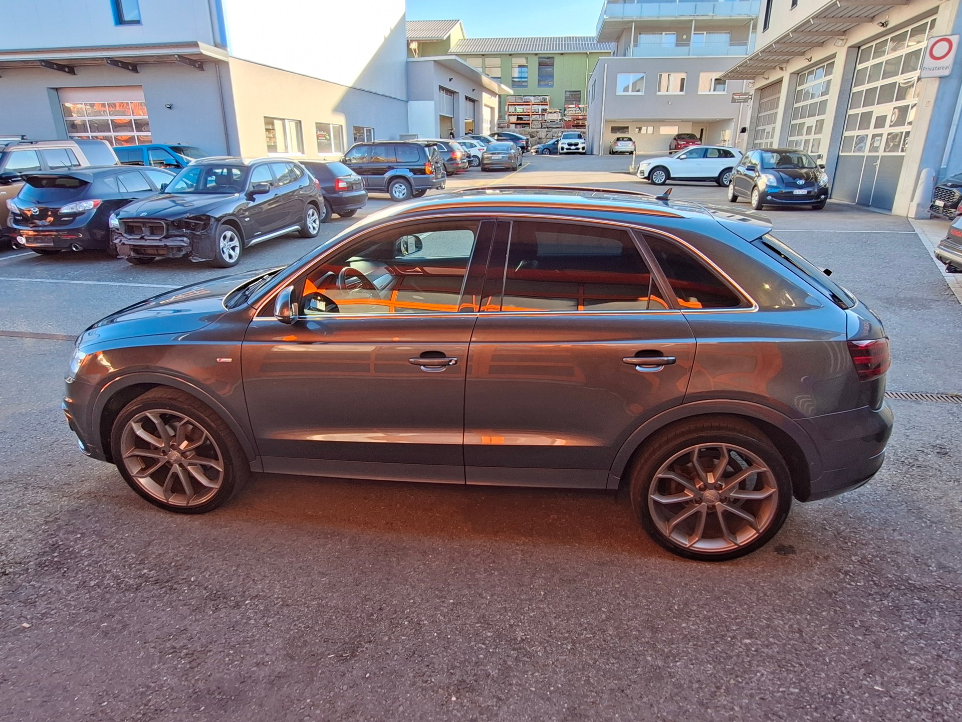 AUDI Q3 2.0 TDI quattro S-tronic-image-10