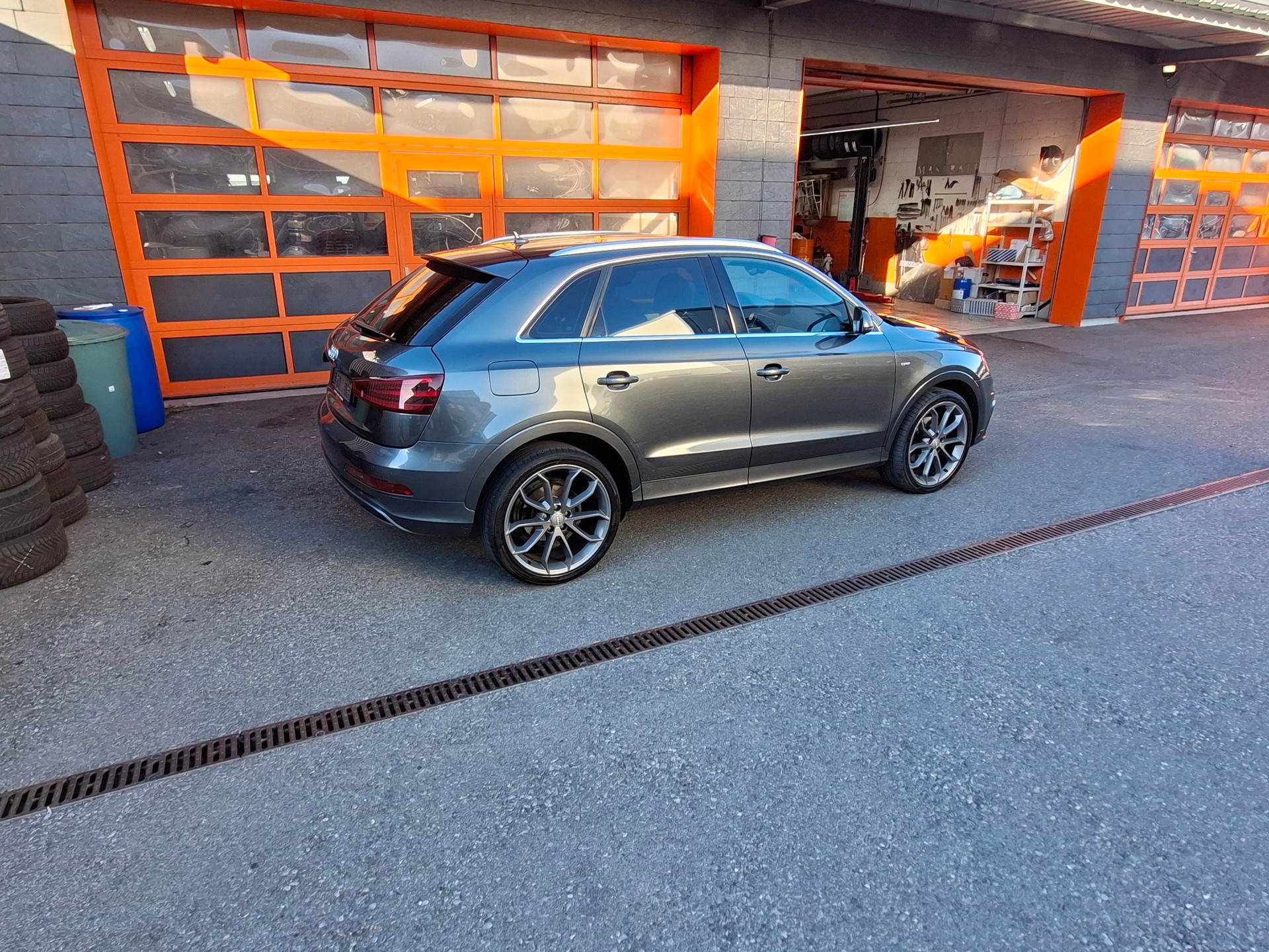 AUDI Q3 2.0 TDI quattro S-tronic-image-5